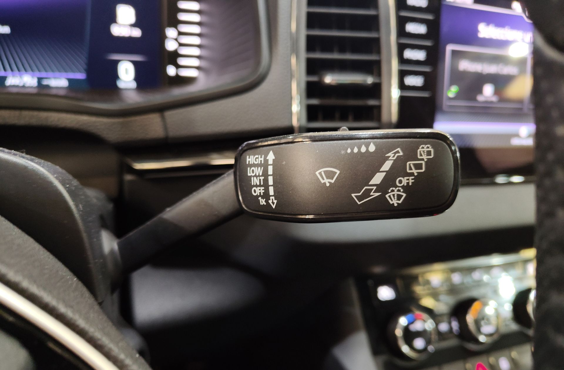 Škoda Karoq 1.5 TSI ACT Design DSG - foto 34
