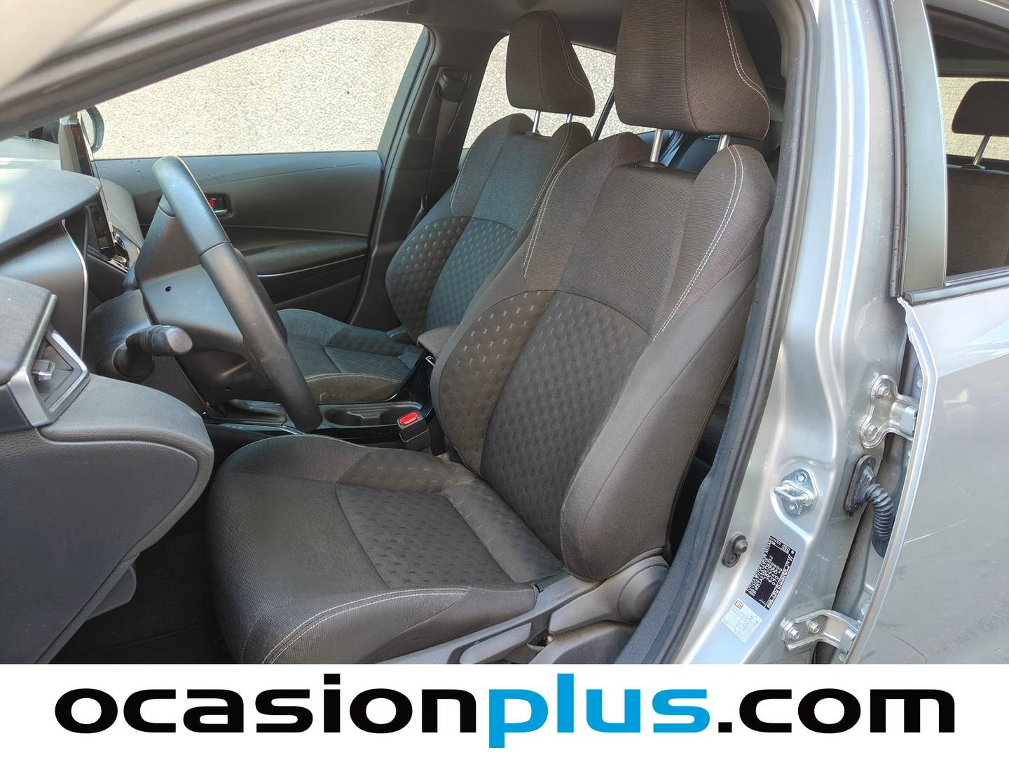 Foto asientos delanteros Toyota Corolla Toyota Corolla 140H Active Plus (140 CV)