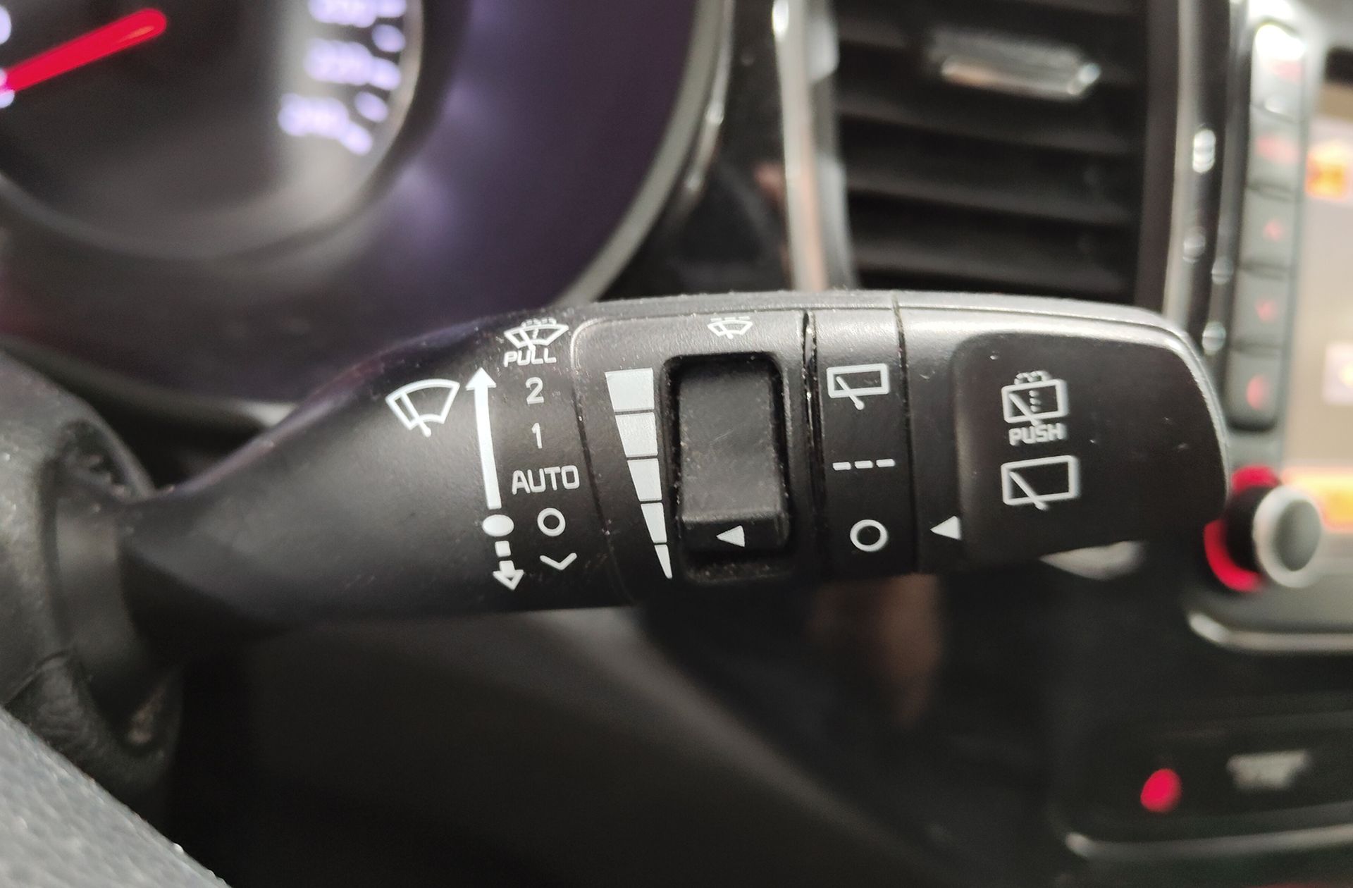 Kia Carens 1.6 GDi Uefa Euro 2016 Eco-Dynamics - foto 31
