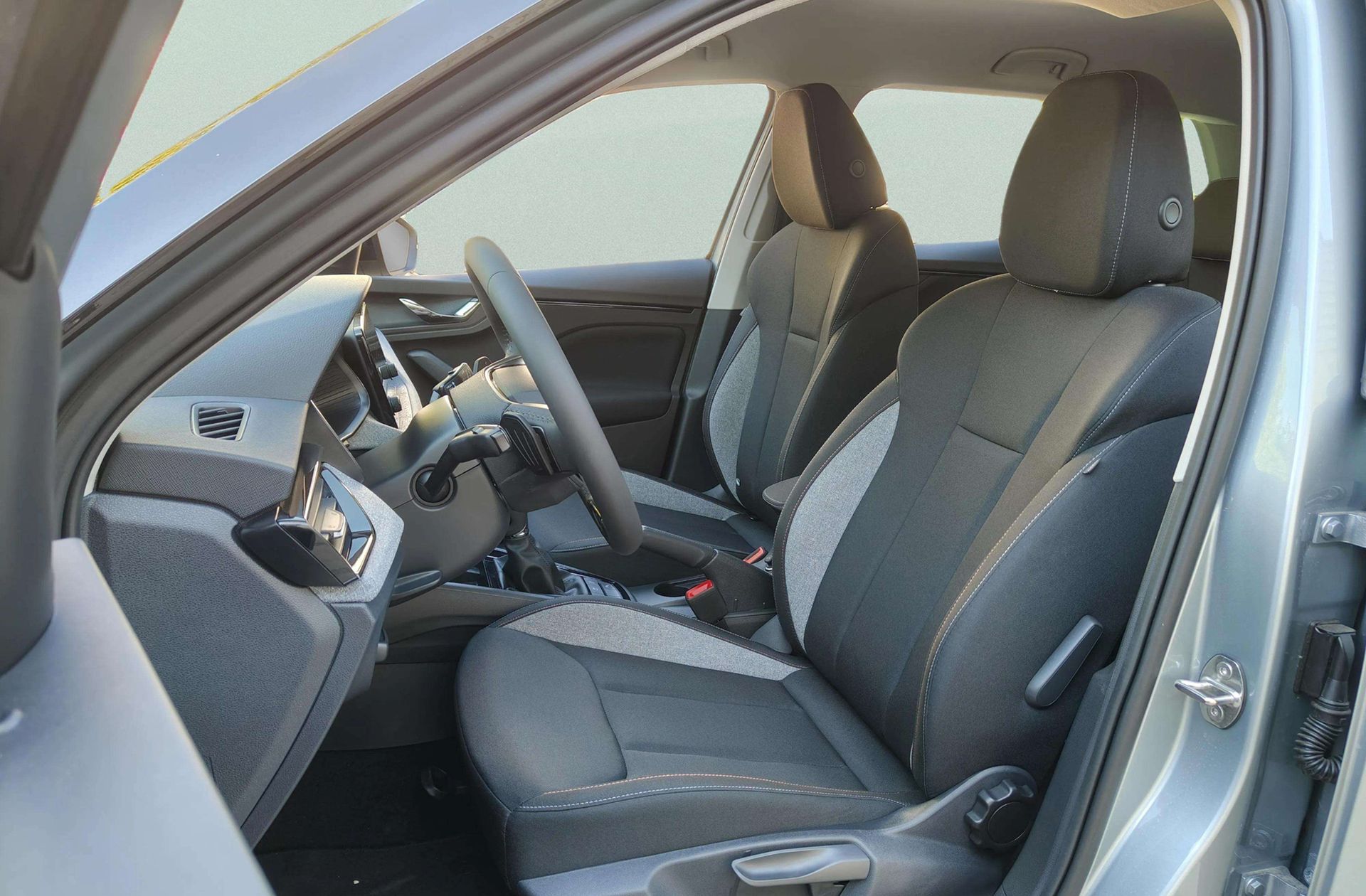 Škoda Kamiq 1.0 TSI Selection DSG - foto 11