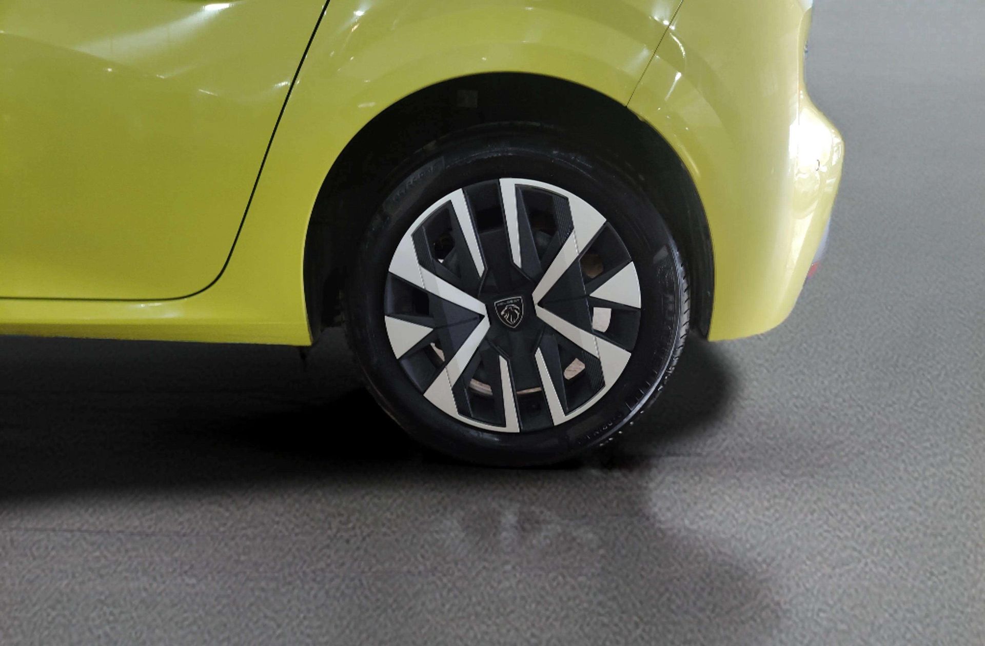 Peugeot 208 Style Hybrid 110 eDCS6 - foto 27