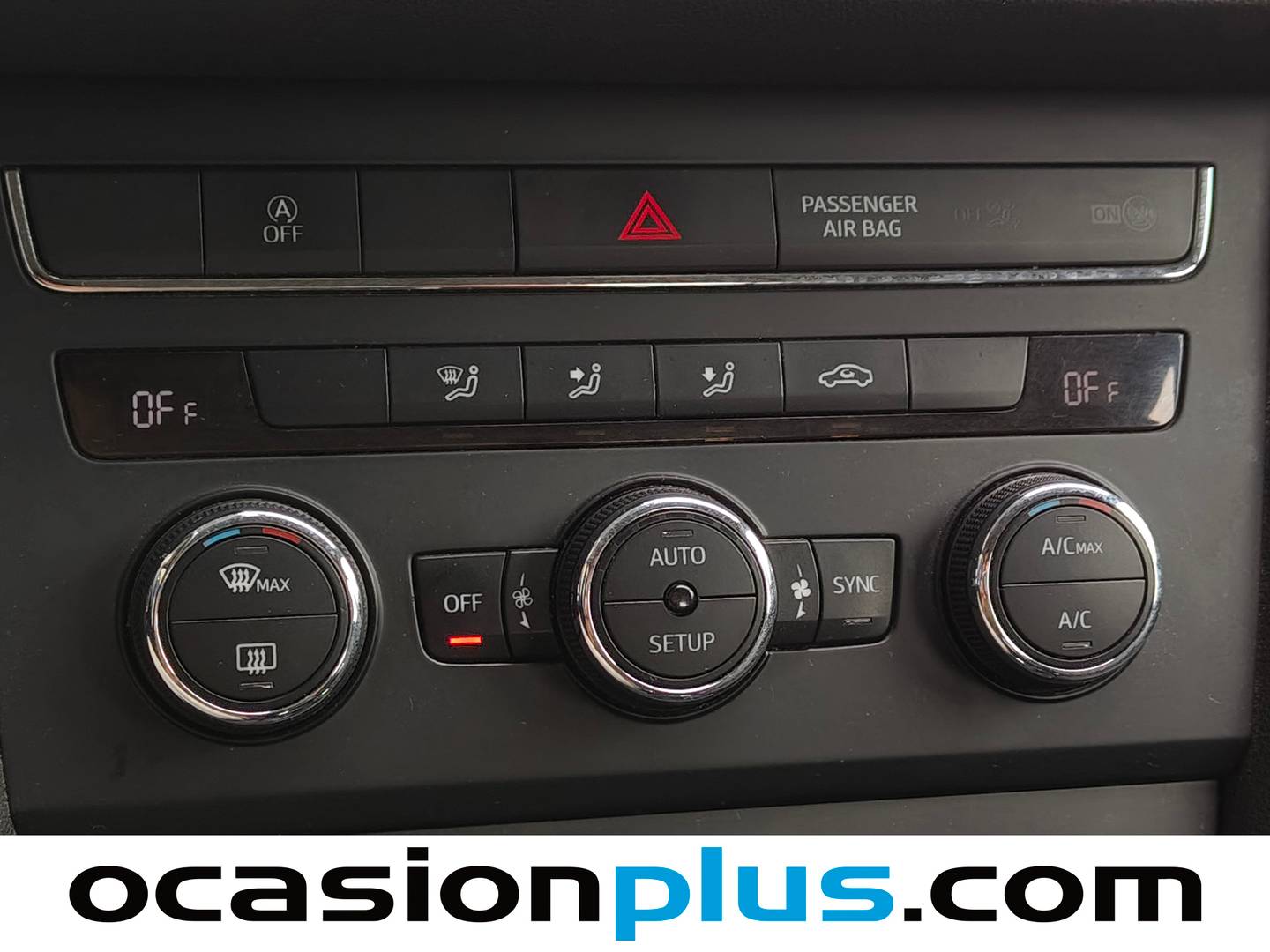 Equipamiento del Seat León Seat León 1.6 TDI S&S Style (105 CV)