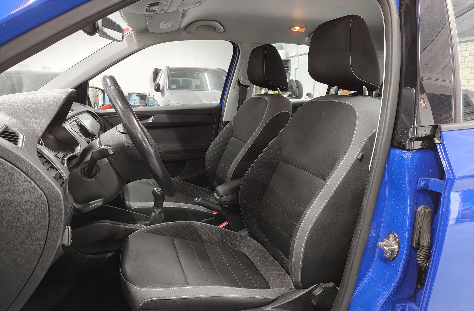Škoda Fabia 1.0 MPI Like - foto 10