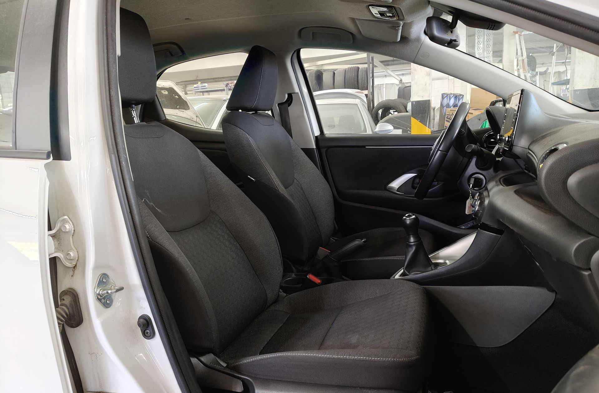 Toyota Yaris 1.0 70 Business - foto 14