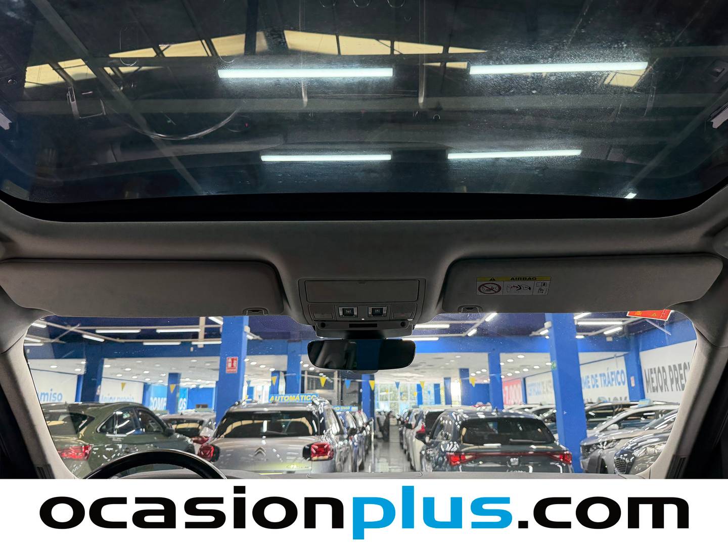 Extras y acabados del Land Rover Discovery Land Rover Discovery 2.0 I4 SD4 HSE Auto (240 CV) 7 Plazas