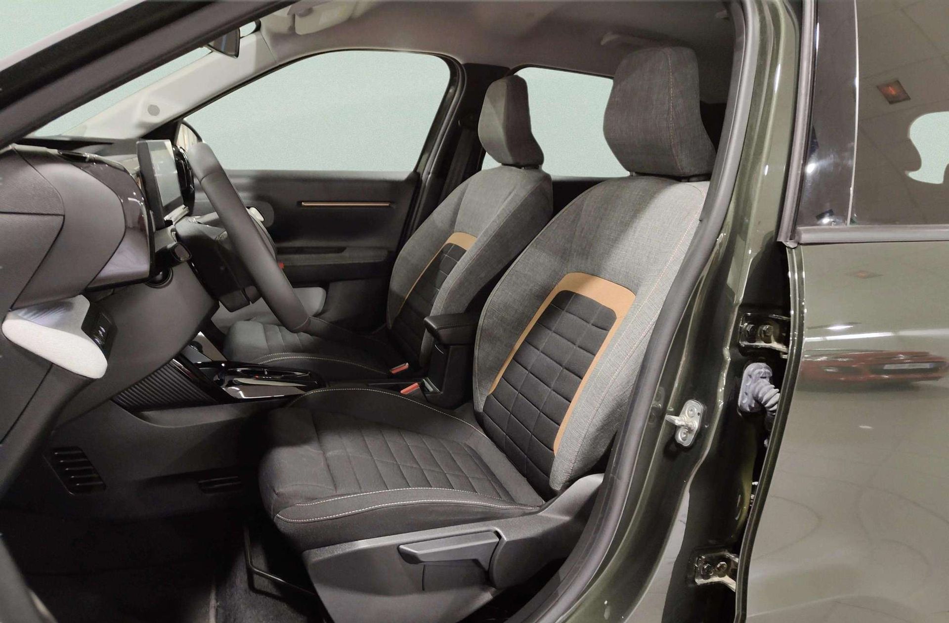 Citroën C3 Aircross Hybrid 145 Plus e-DCS6 - foto 10