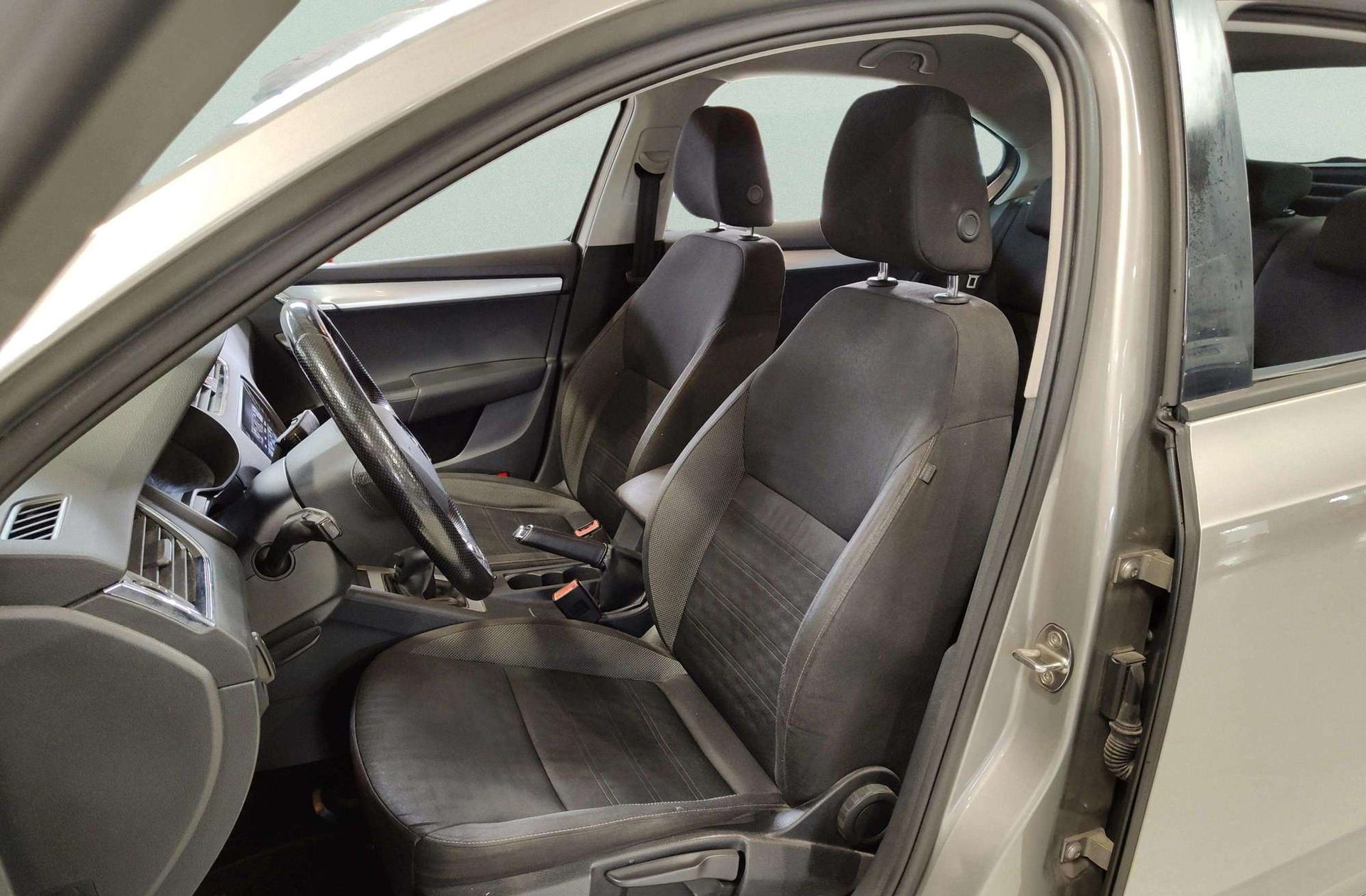 Škoda Octavia 1.6 TDI Like - foto 10