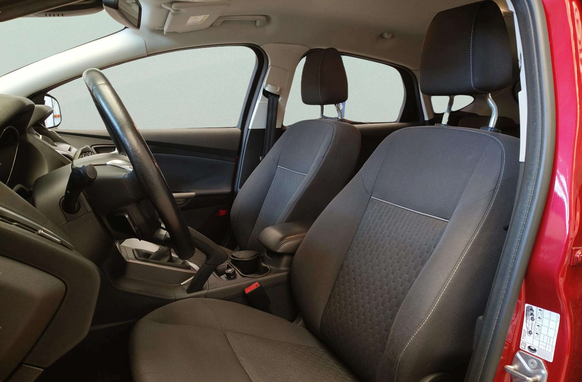 Ford Focus 1.6 TDCi Edition - foto 11