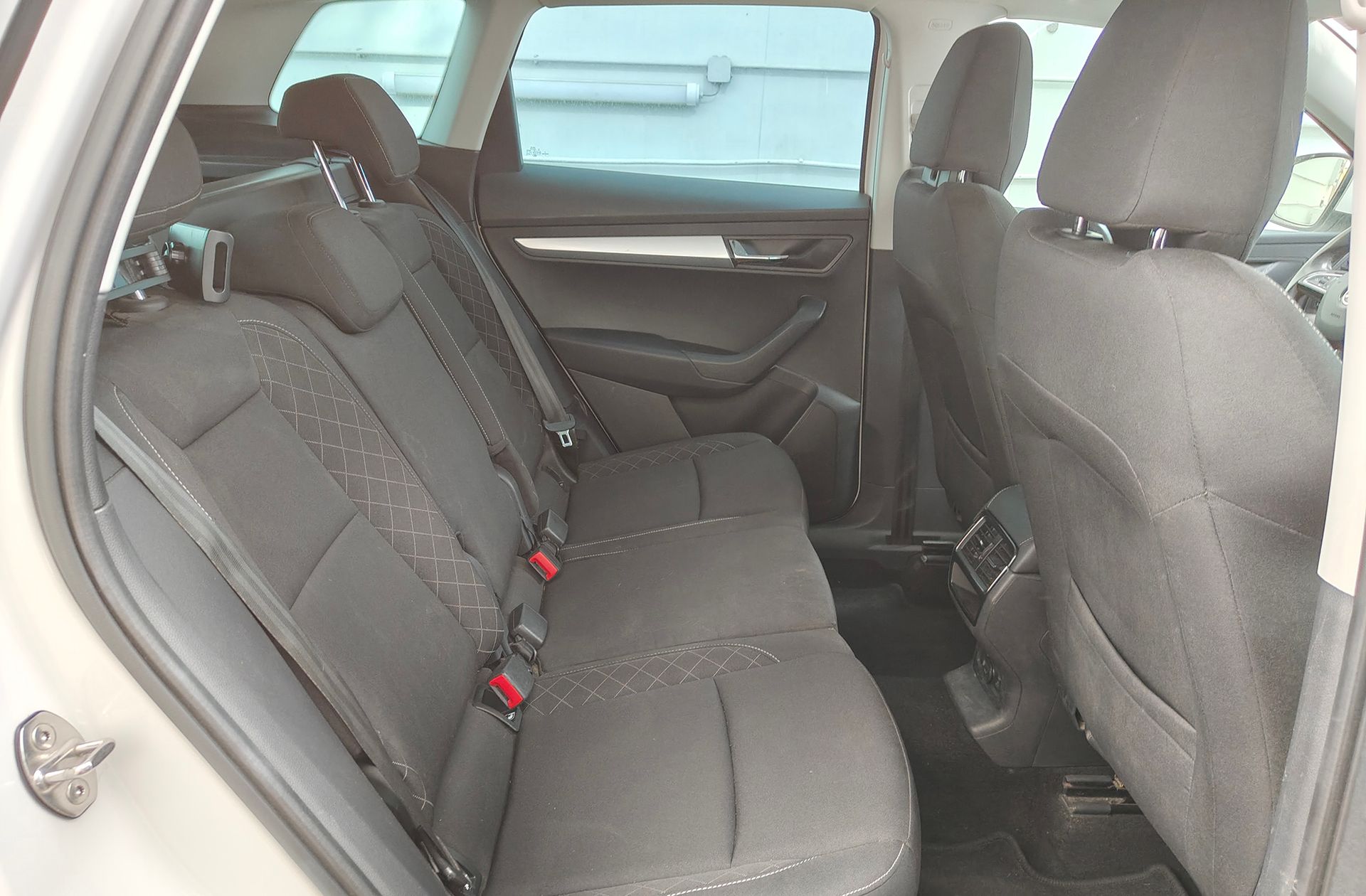 Škoda Karoq 1.0 TSI Ambition - foto 17