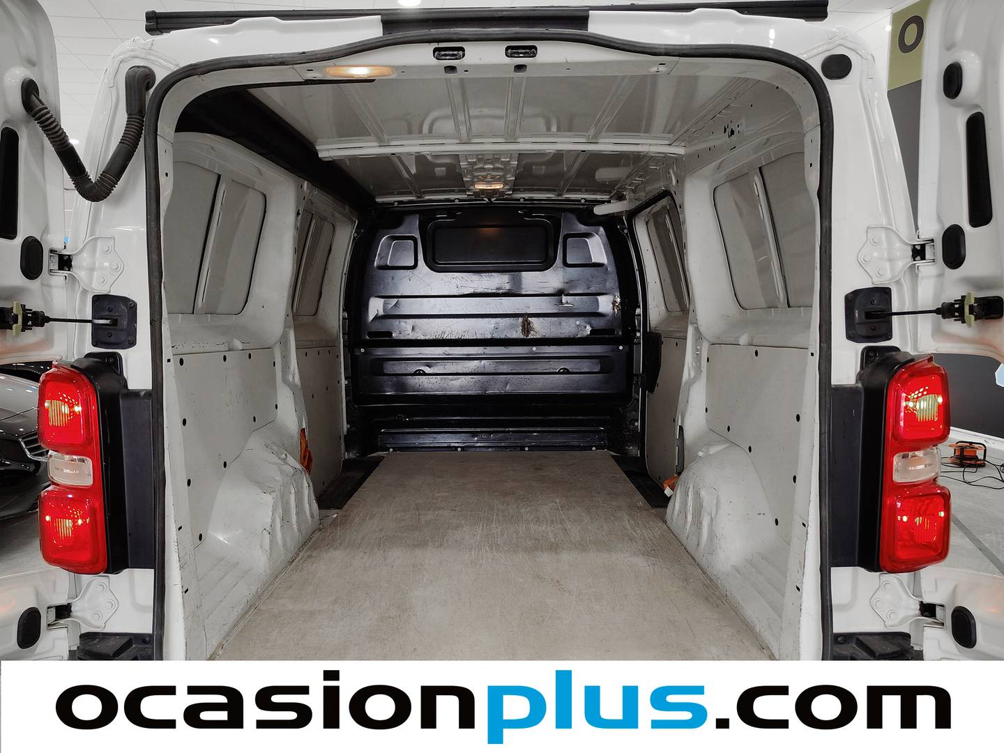 Foto asientos traseros Peugeot Expert Peugeot Expert Furgon BlueHDi 95 S&S Premium Long (95 CV)