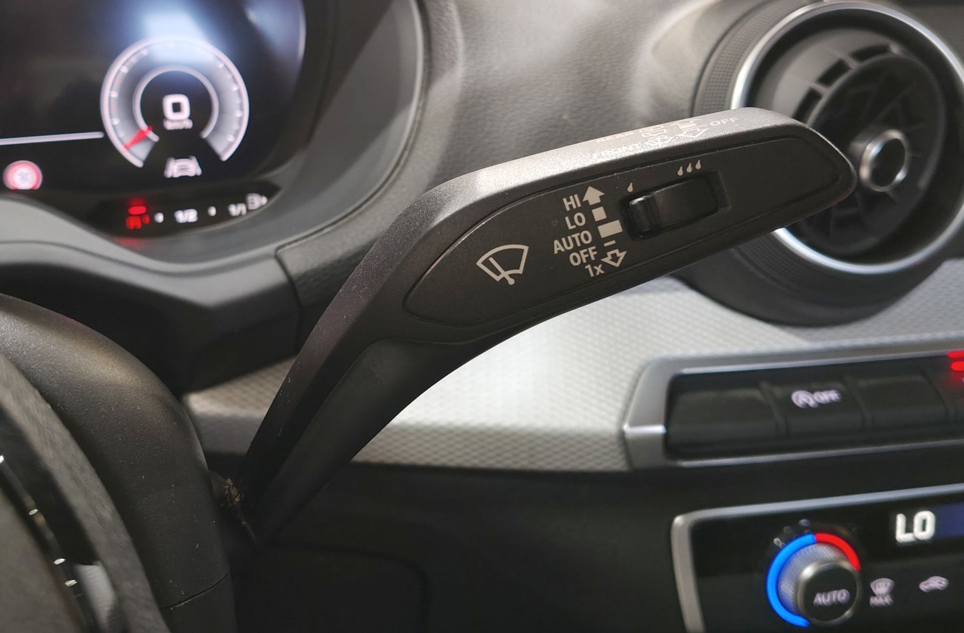 Audi Q2 Advanced 30 TFSI - foto 32