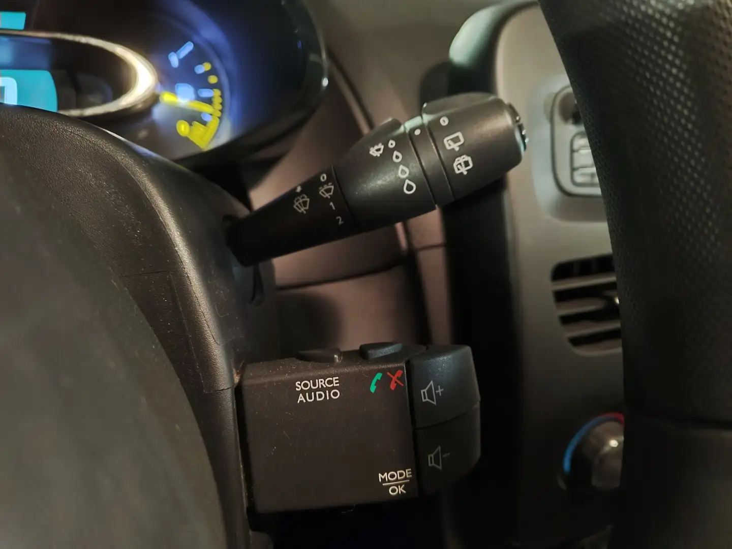 Foto Renault Clio Renault Clio 1.2 Authentique (75 CV)