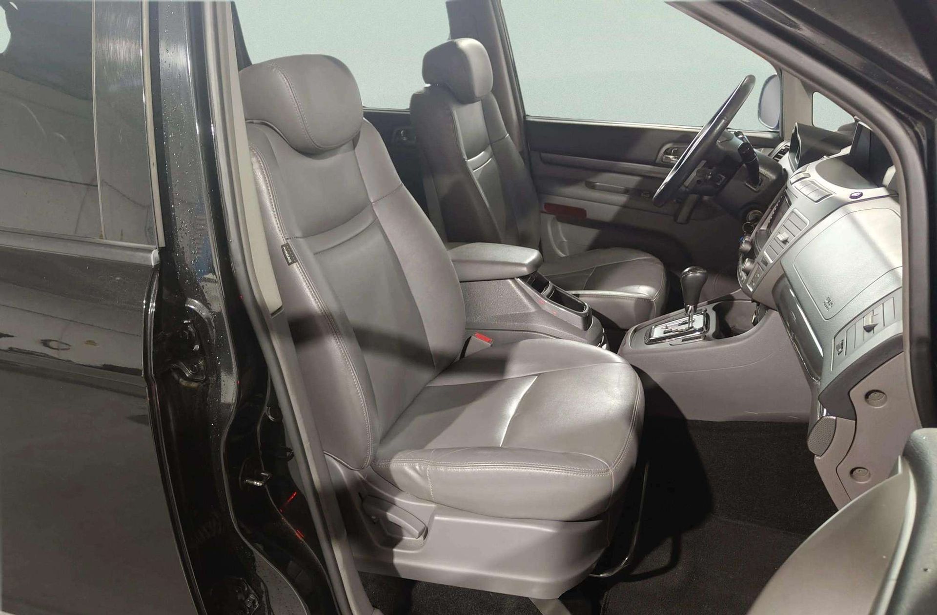SsangYong Rodius 2.0 e-Xdi Limited 4x4 7 plazas - foto 21