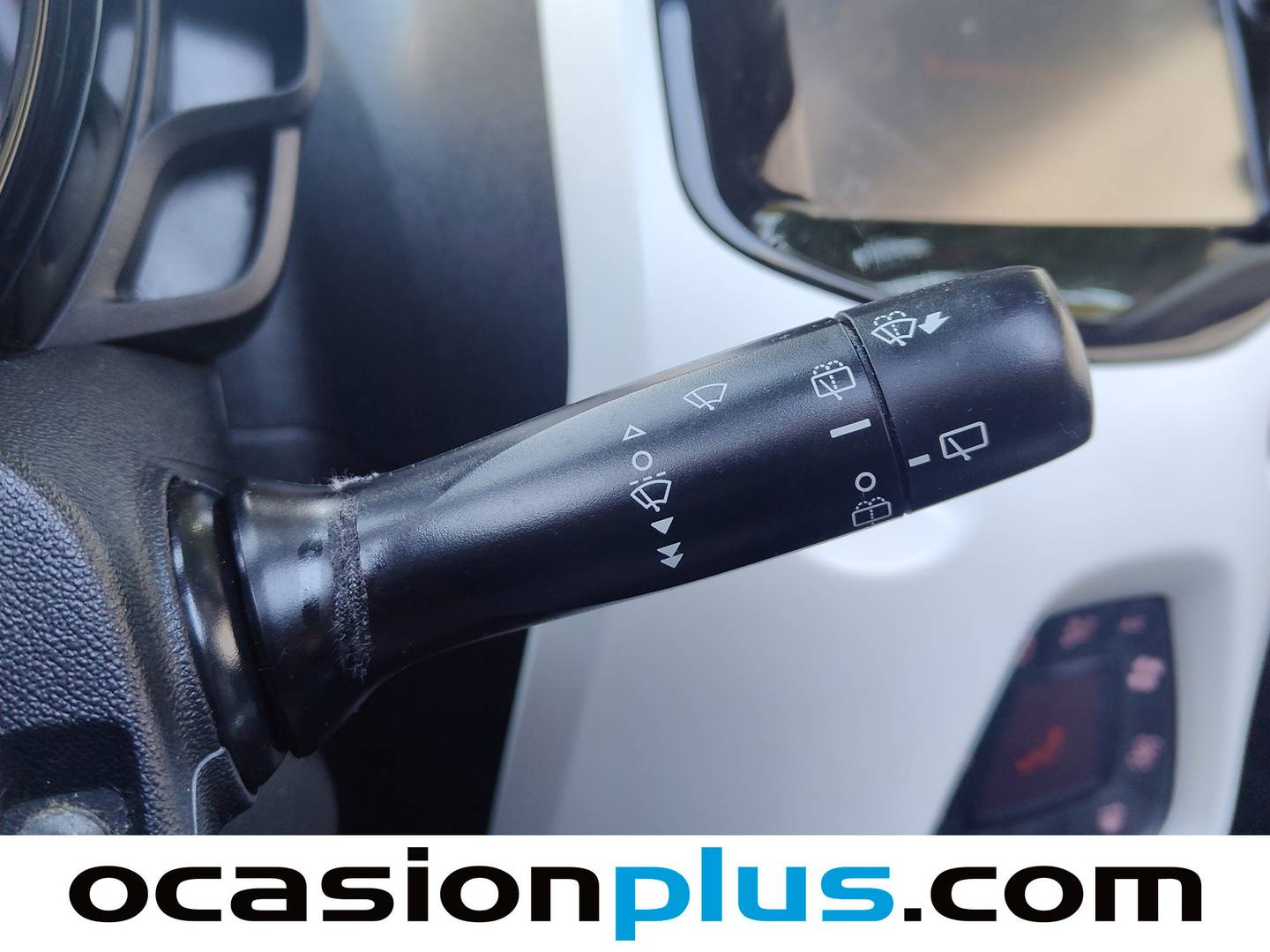 Peugeot 108 Peugeot 108 1.2 PureTech Roland Garros Top! (82 CV) seminuevo