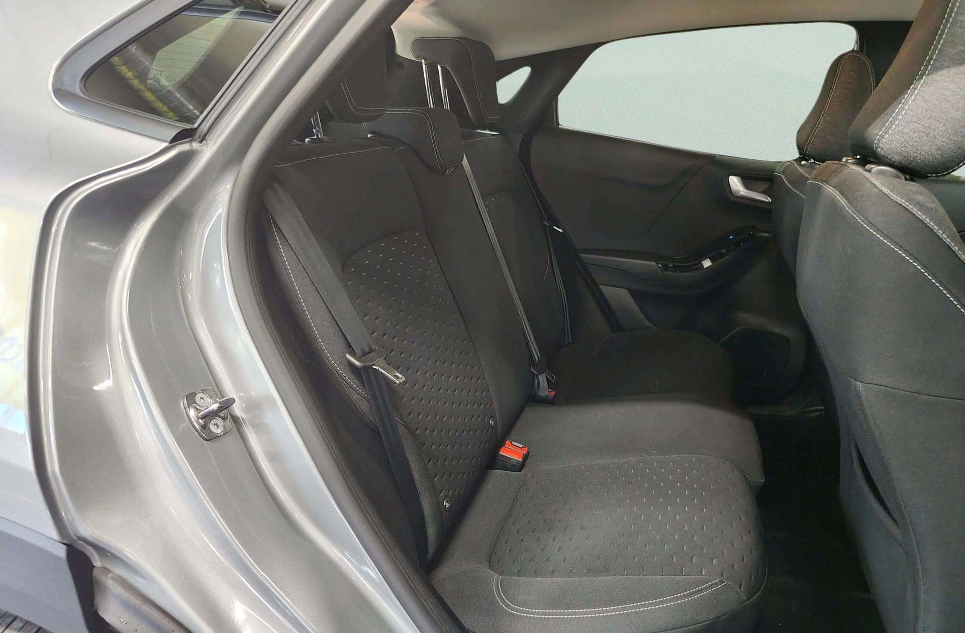 Ford Puma 1.0 EcoBoost MHEV Titanium - foto 19
