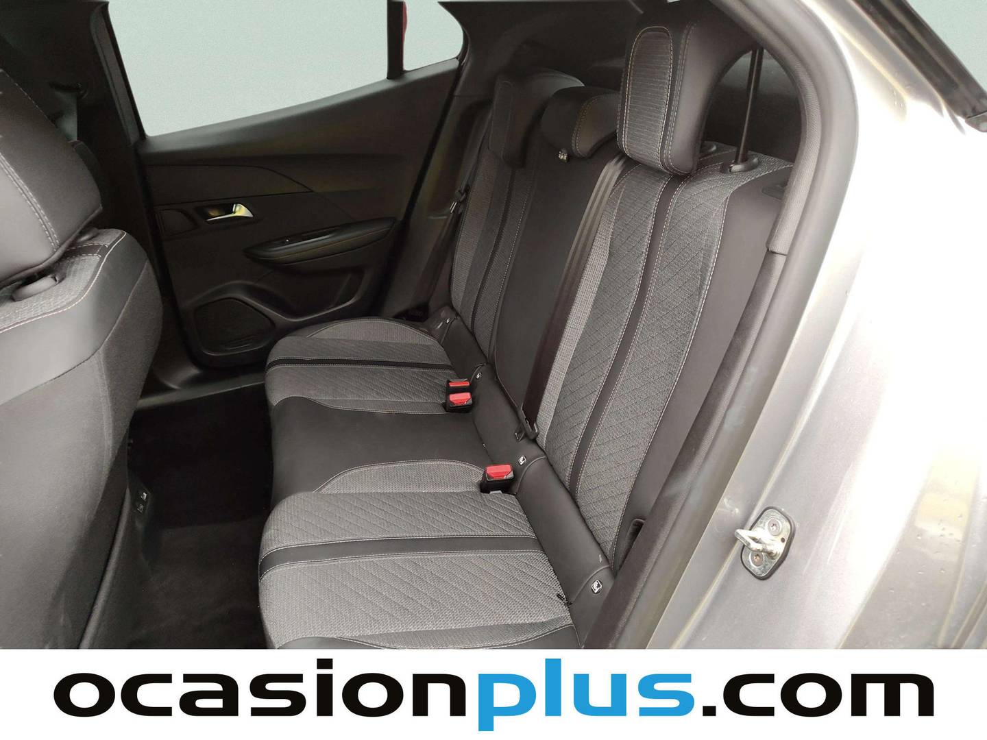 Foto asientos traseros Peugeot 2008 Peugeot 2008 Allure Hybrid eDCS6  (145 CV)
