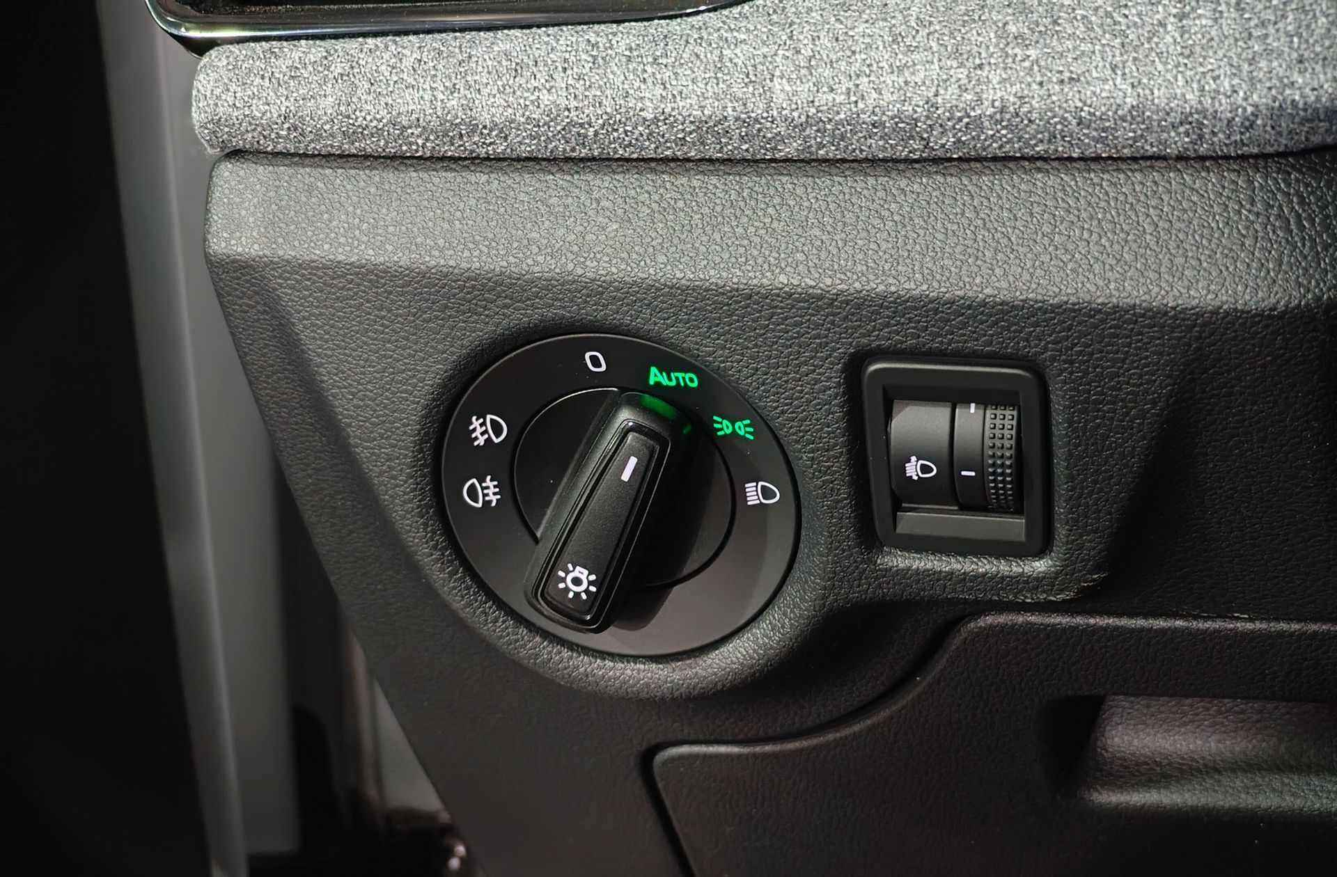 Škoda Kamiq 1.0 TSI Selection DSG - foto 25