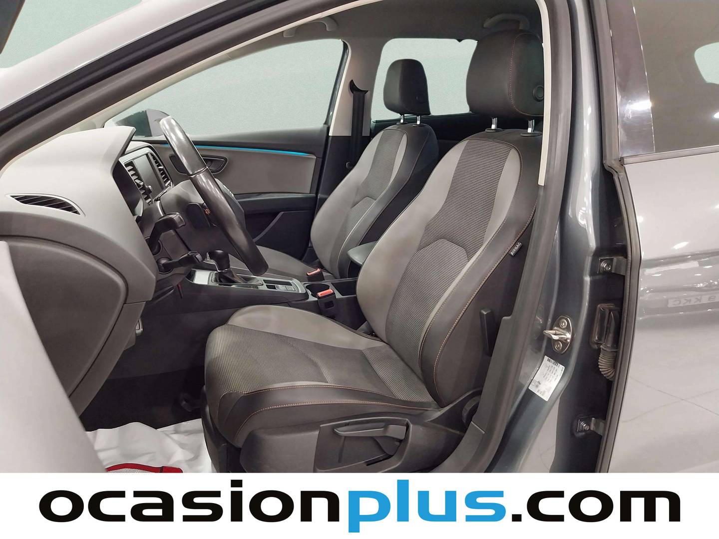 Foto Seat León SEAT León ST 1.8 TSI S&S X-perience Titan Desert 4Drive DSG (180 CV)