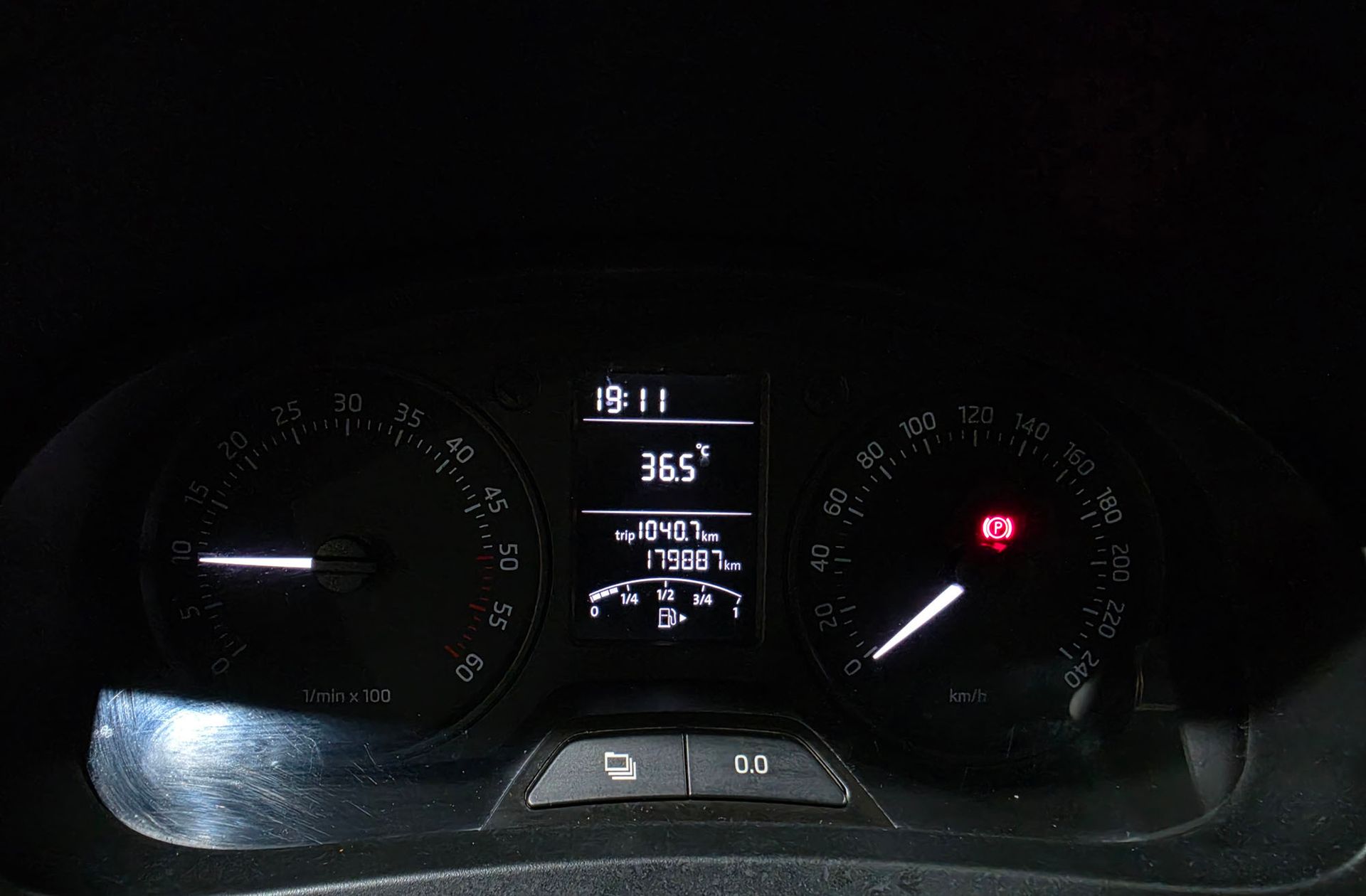 Škoda Spaceback 1.6 TDI Active Green TEC - foto 18