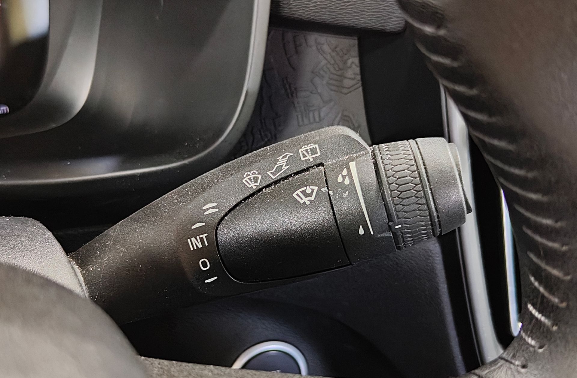 Volvo XC40 T2 Momentum Core - foto 31