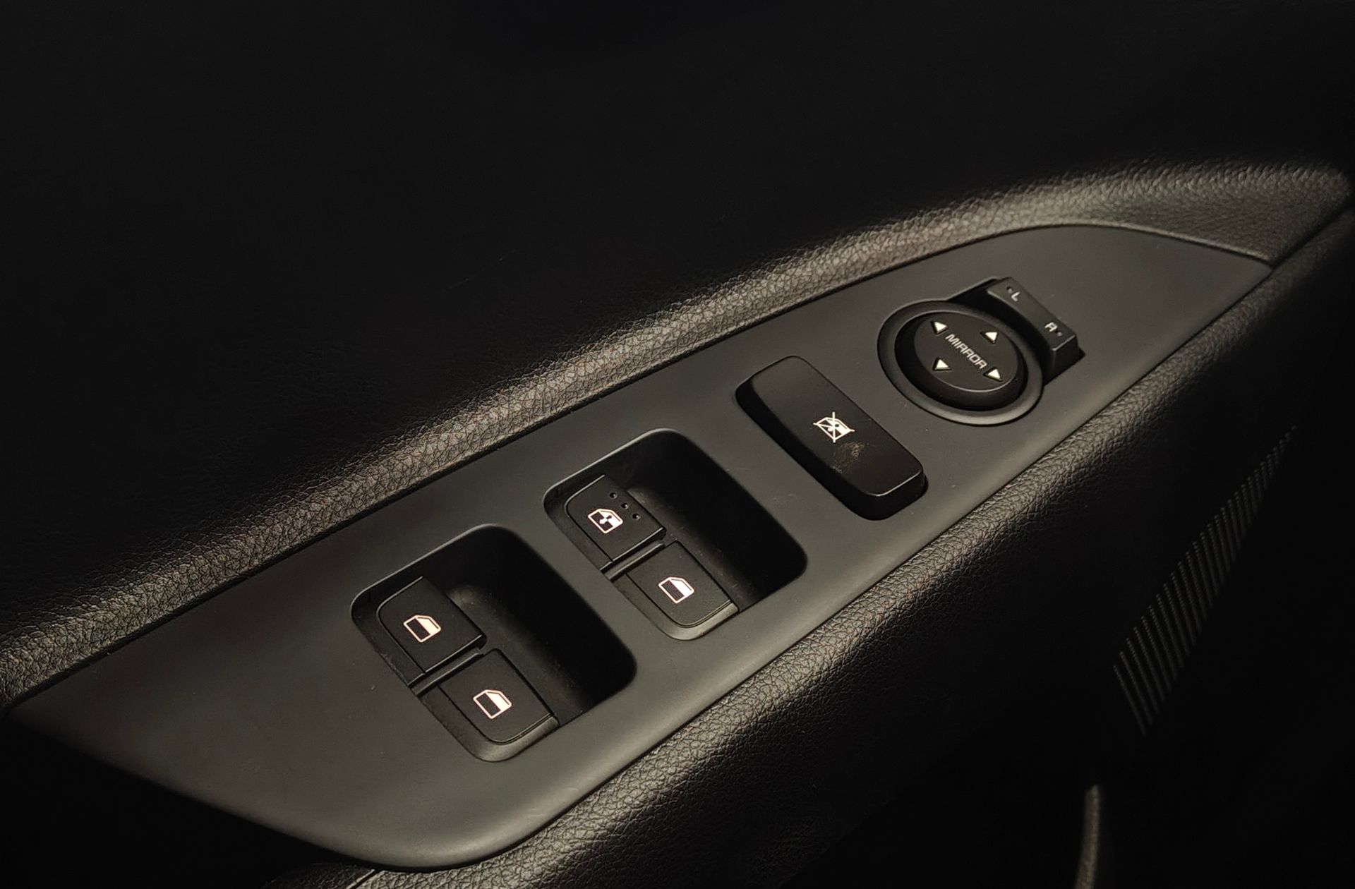 Kia Stonic 1.0 T-GDi MHEV Concept - foto 30
