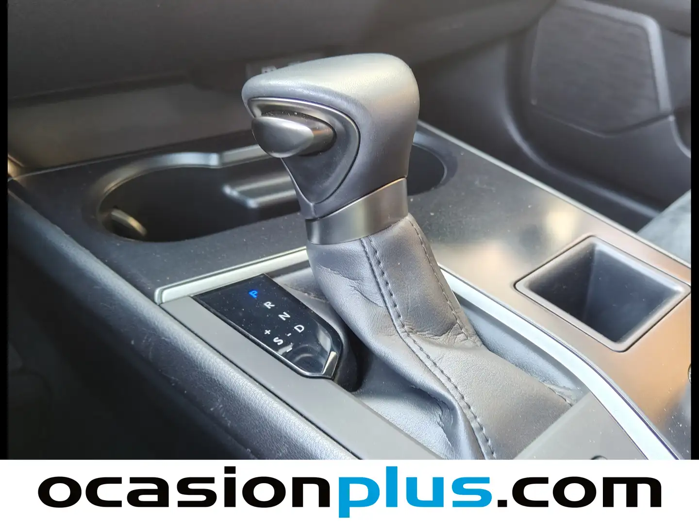 Foto Lexus UX Lexus UX 250h Business 2WD (184 CV)