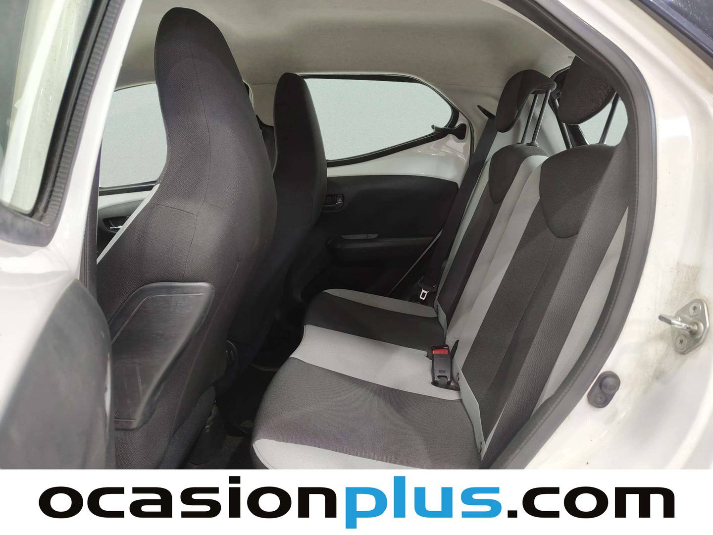 Foto asientos traseros Toyota Aygo Toyota Aygo 1.0 70 x-play (69 CV)