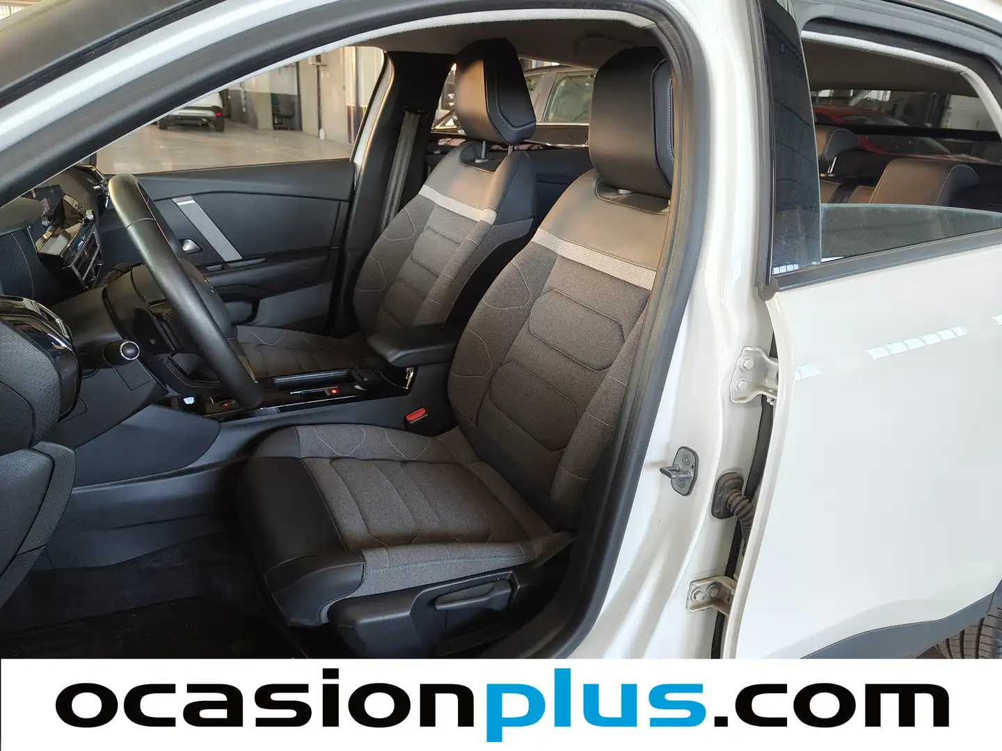 Foto Citroën C4 Citroen C4 BlueHDi 130 S&S Feel Pack EAT8 (130 CV)