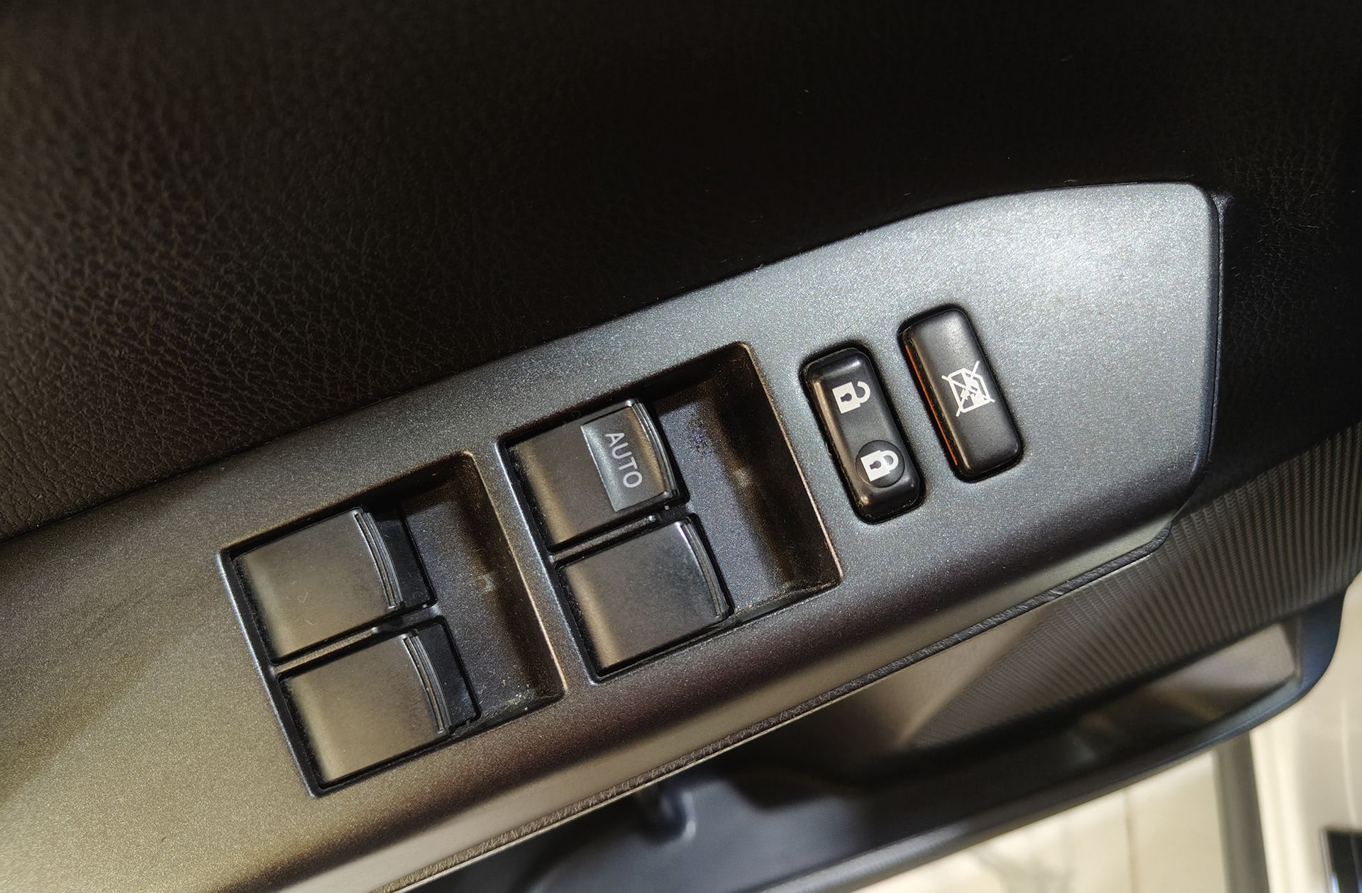 Toyota RAV4 2.5l hybrid Advance 2WD - foto 34
