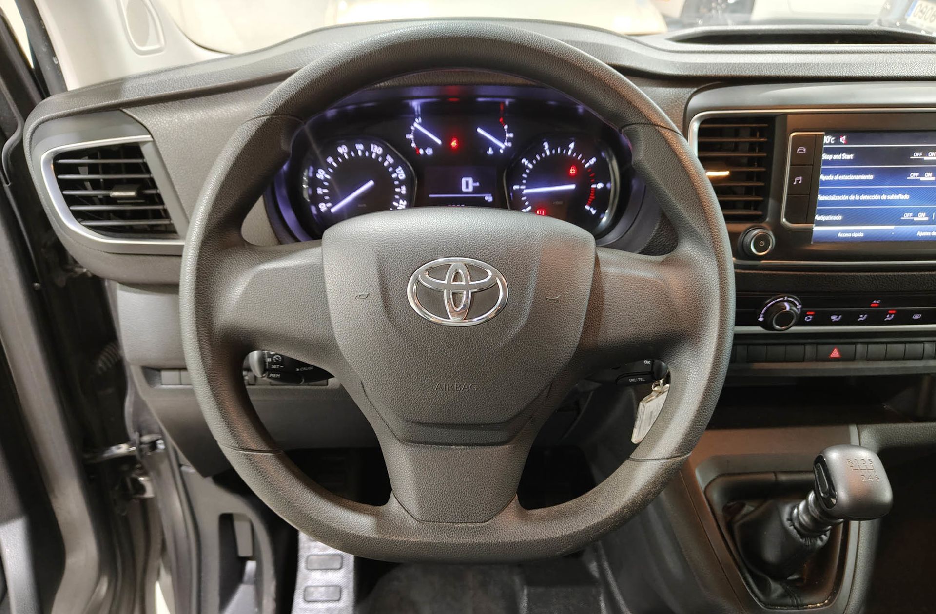 Toyota Proace Verso 2.0D VX Plus Shuttle L1 9 plazas - foto 22