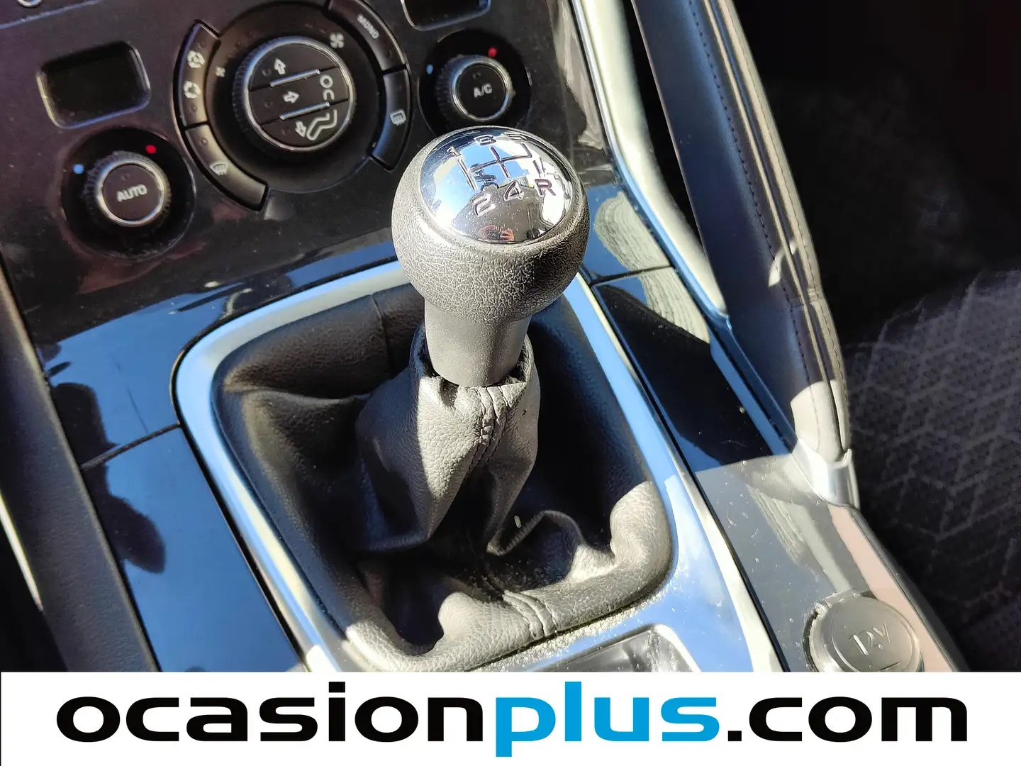 Foto Peugeot 3008 Peugeot 3008 1.6 VTI Style (120 CV)