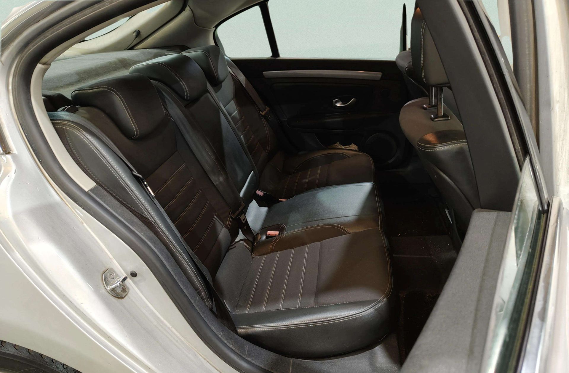Renault Laguna 1.5 dCi Emotion - foto 15