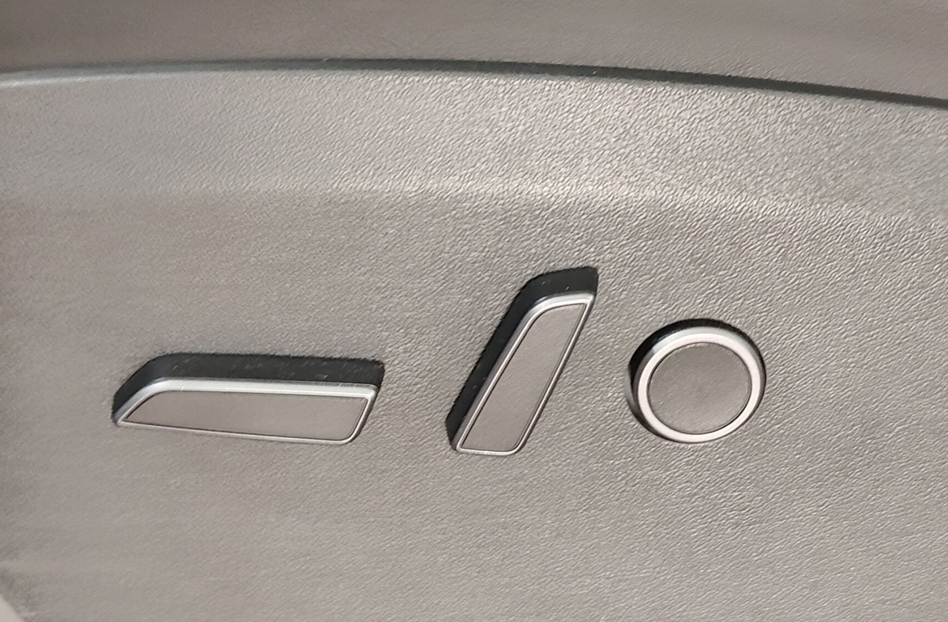 Tesla Model Y Gran Autonomía 4WD - foto 11
