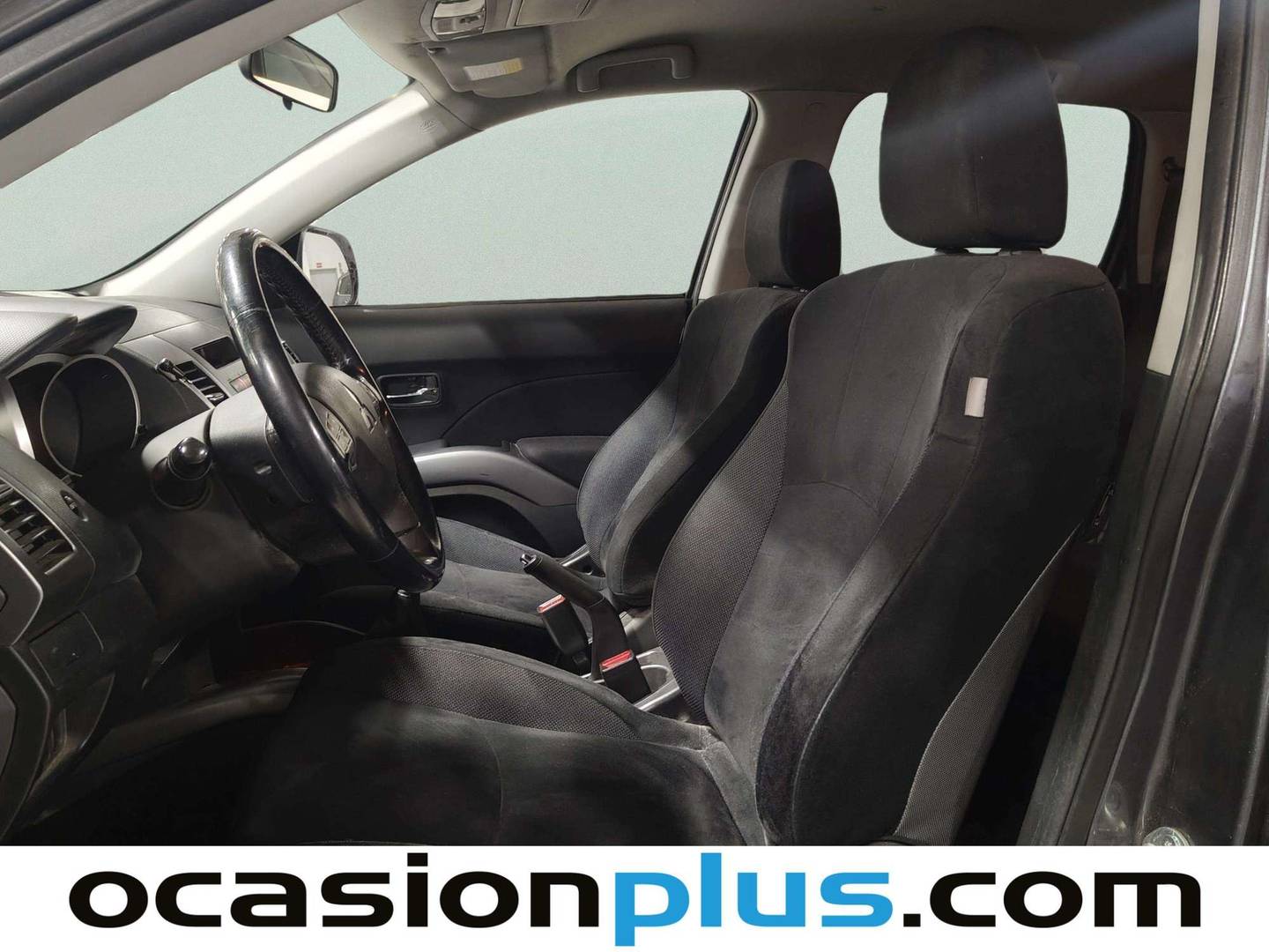 Foto asientos delanteros Mitsubishi Outlander Mitsubishi Outlander 2.0 DI-D Intense (140 CV)
