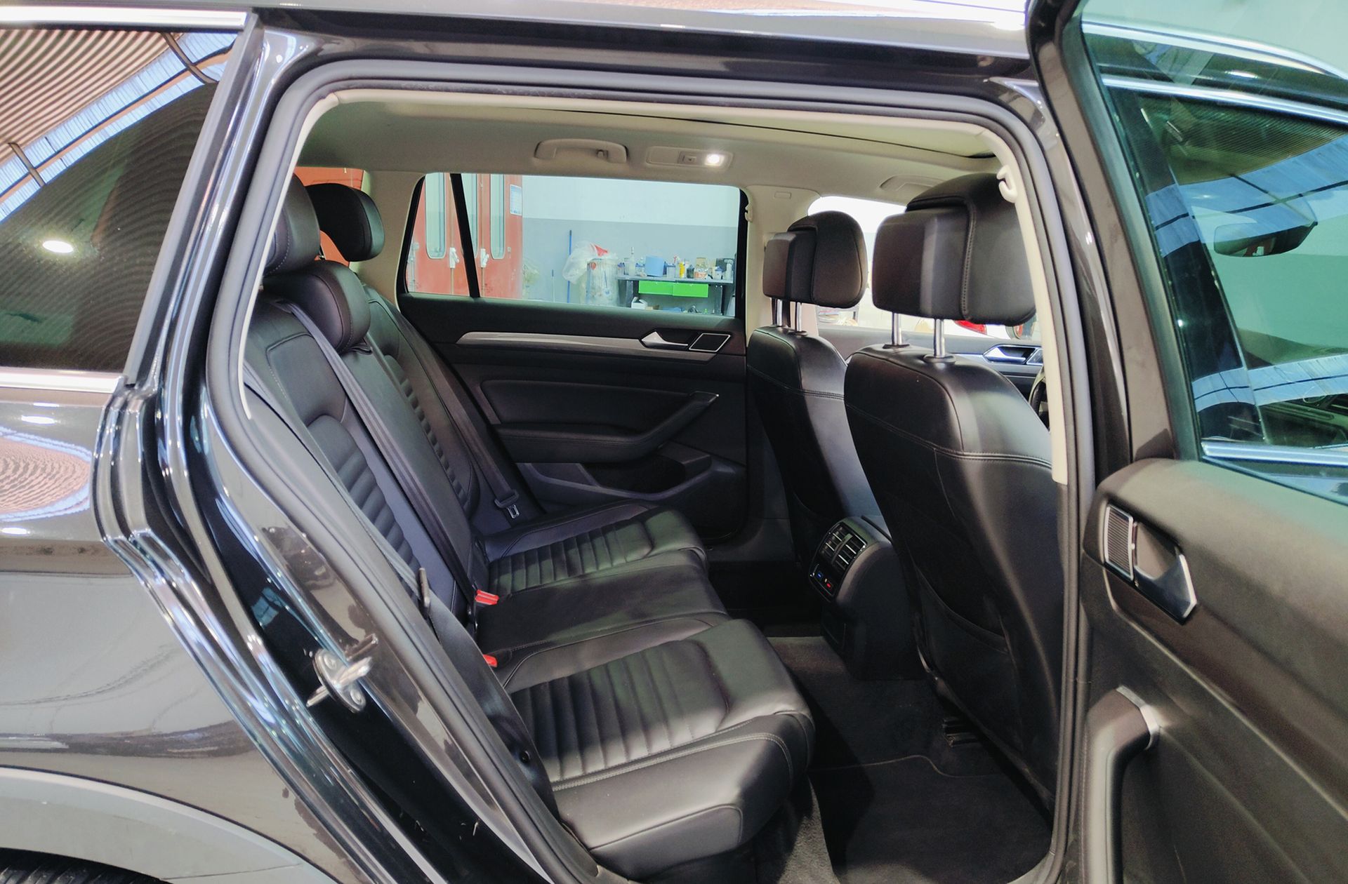 Volkswagen Passat Alltrack 2.0 TDI BMT 4Motion DSG - foto 24