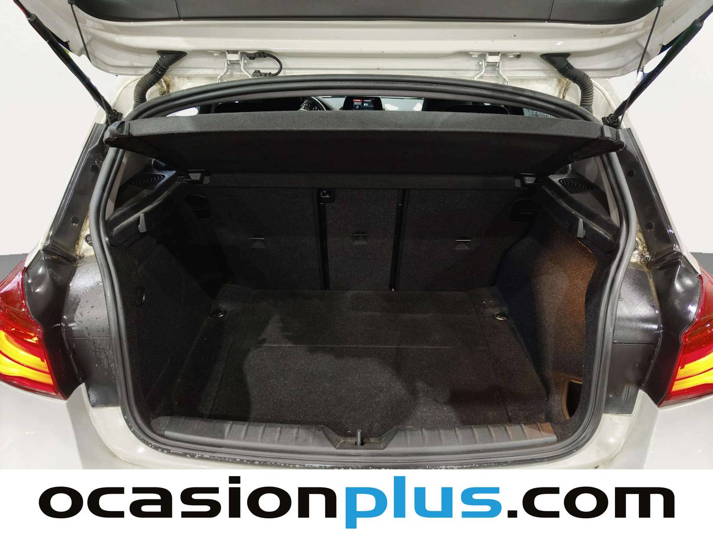 Fotos maletero BMW Serie 1 BMW Serie 1 118i (136 CV)