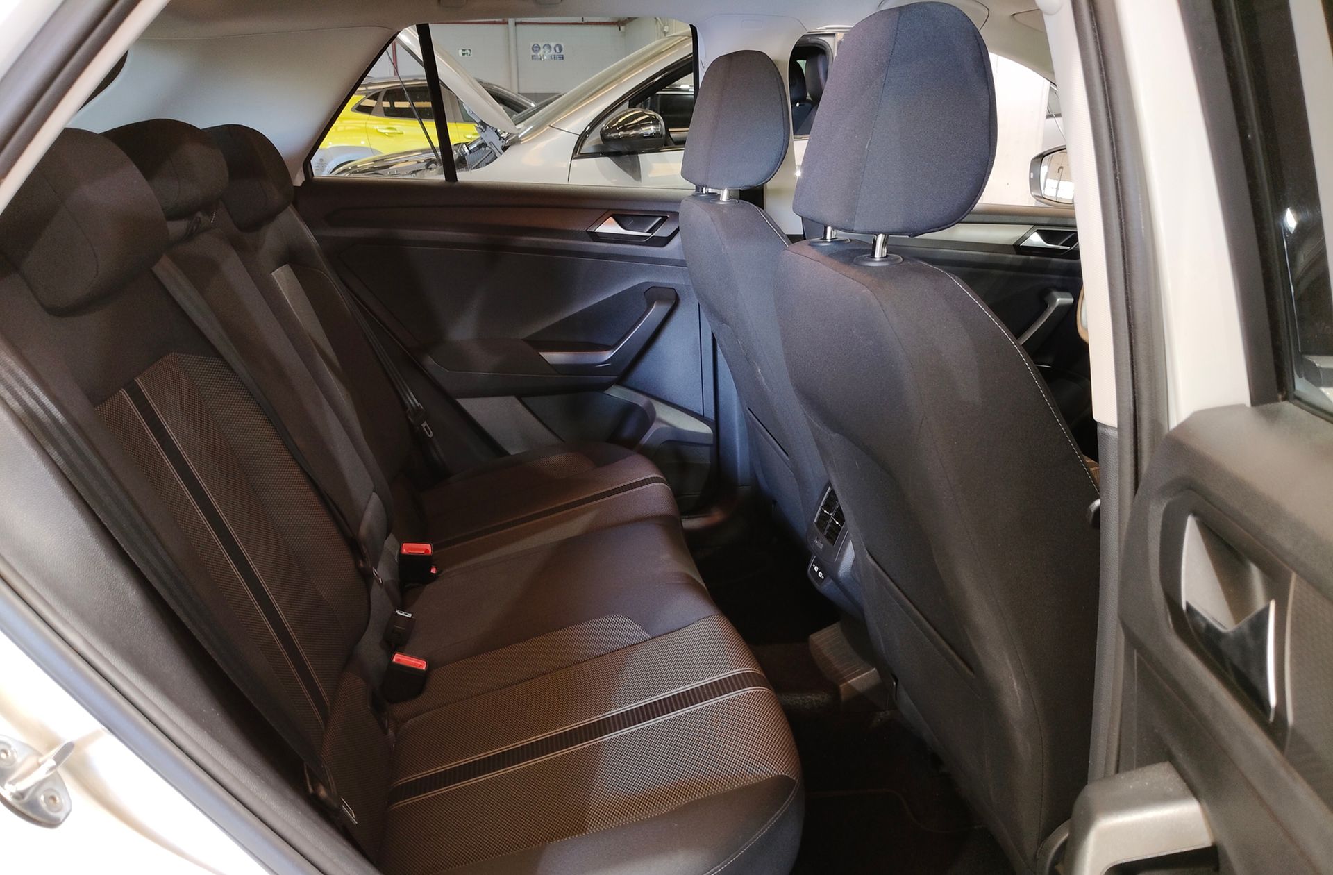 Volkswagen T-Roc Advance R-Line 1.0 TSI - foto 15