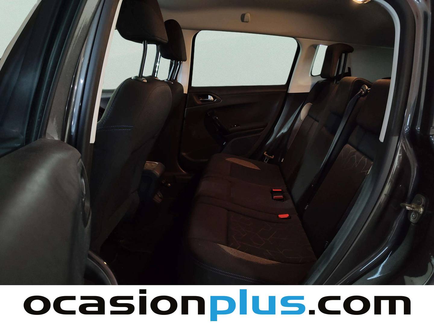 Foto asientos traseros Peugeot 2008 Peugeot 2008 BlueHDi 100 Signature (100 CV)