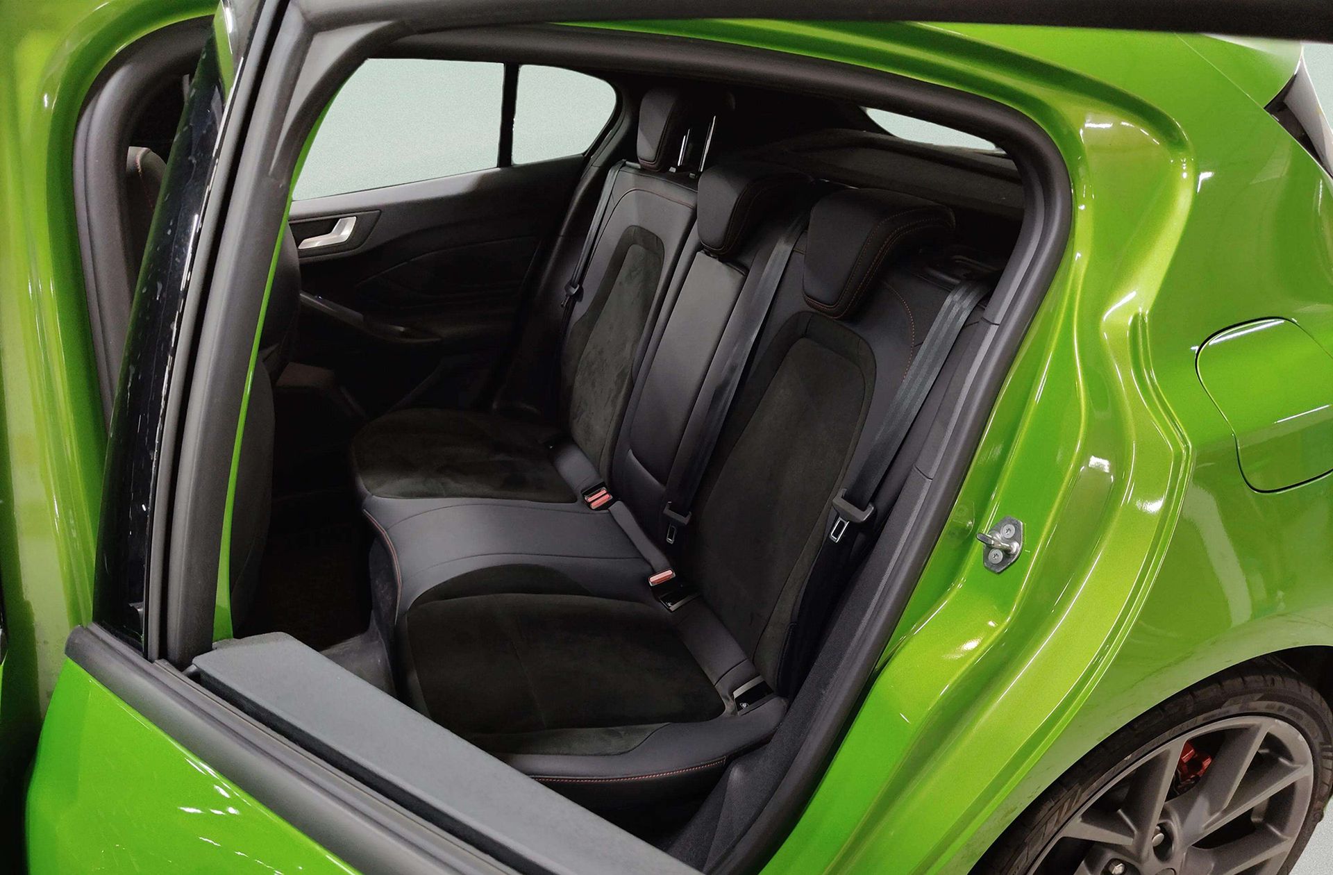 Ford Focus 2.3 EcoBoost ST 3 - foto 17