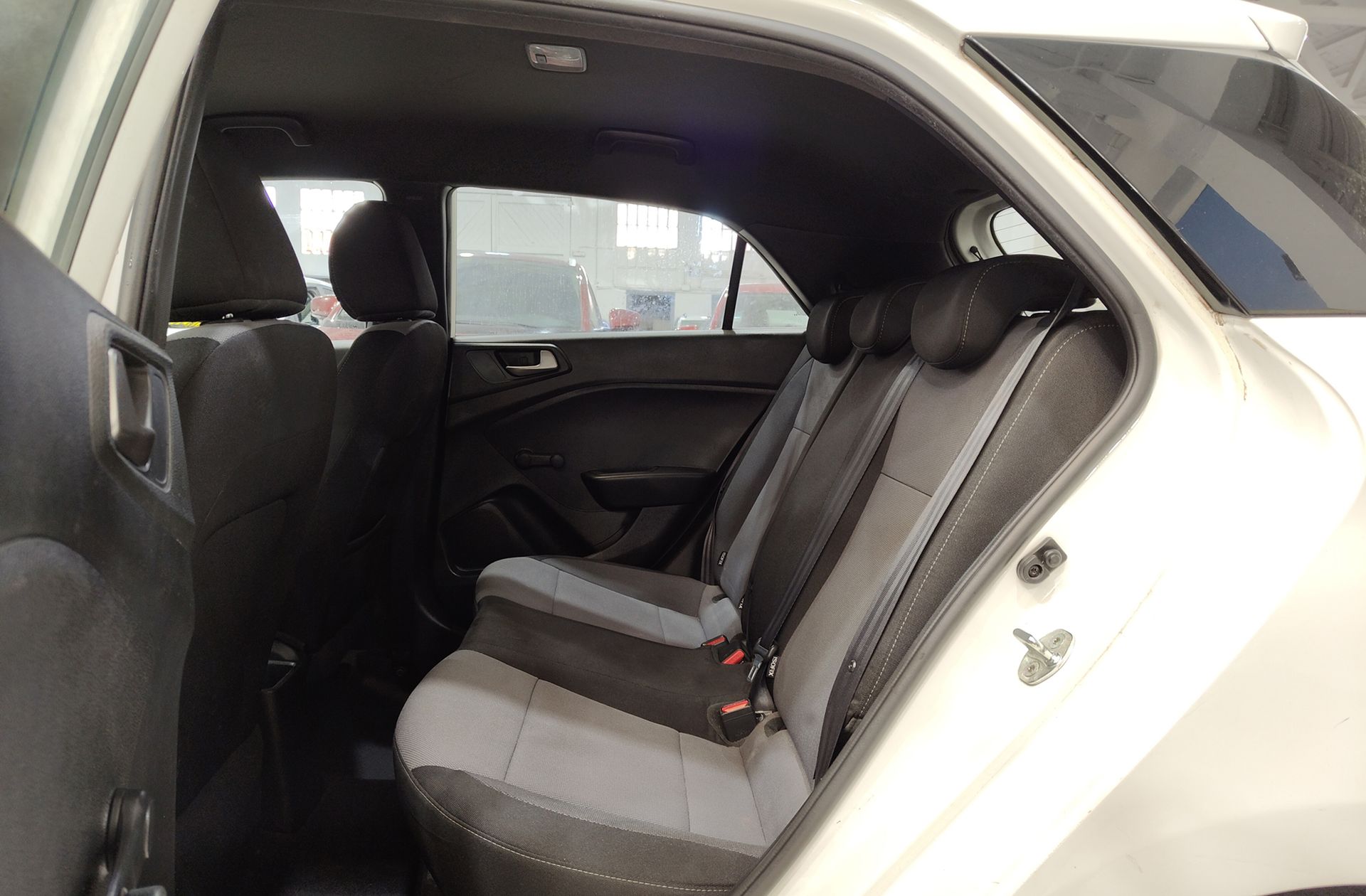 Hyundai i20 1.1 CRDi Fresh - foto 9