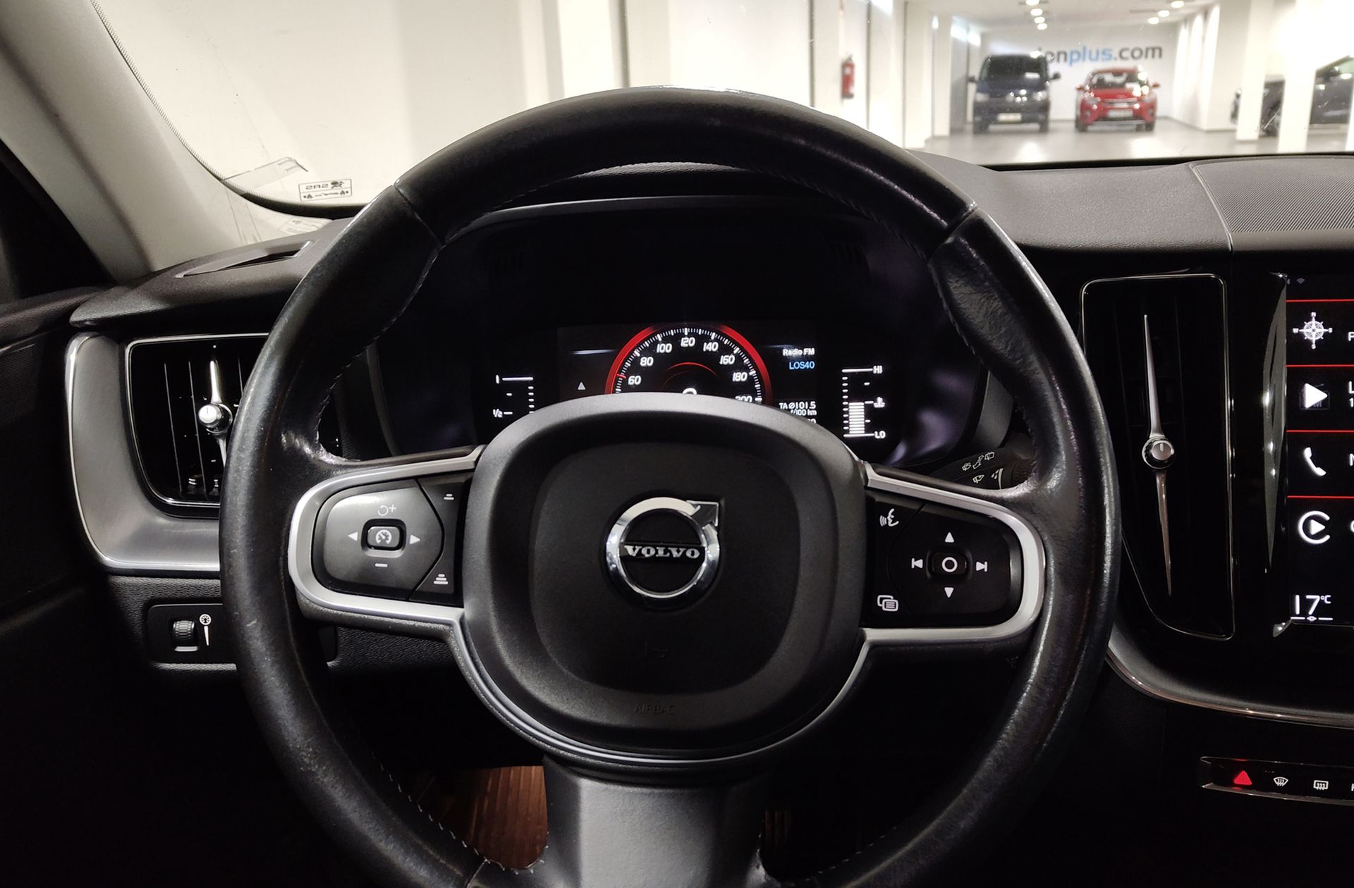 Volvo XC60 D3 Momentum - foto 22