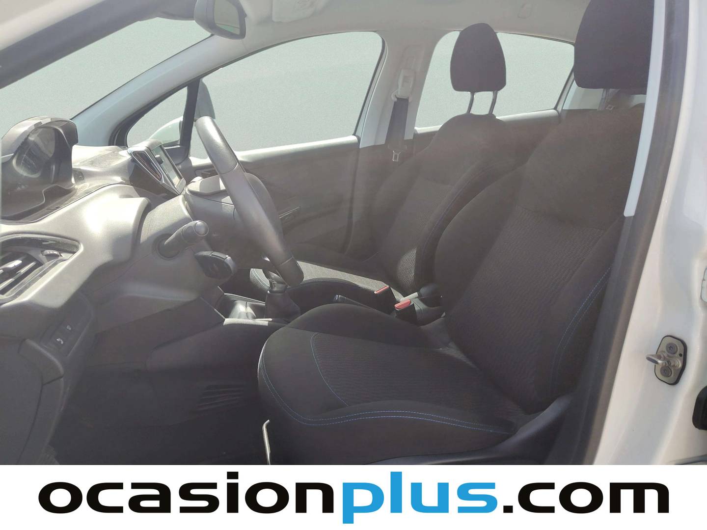 Foto asientos delanteros Peugeot 208 Peugeot 208 PureTech Signature (82 CV)