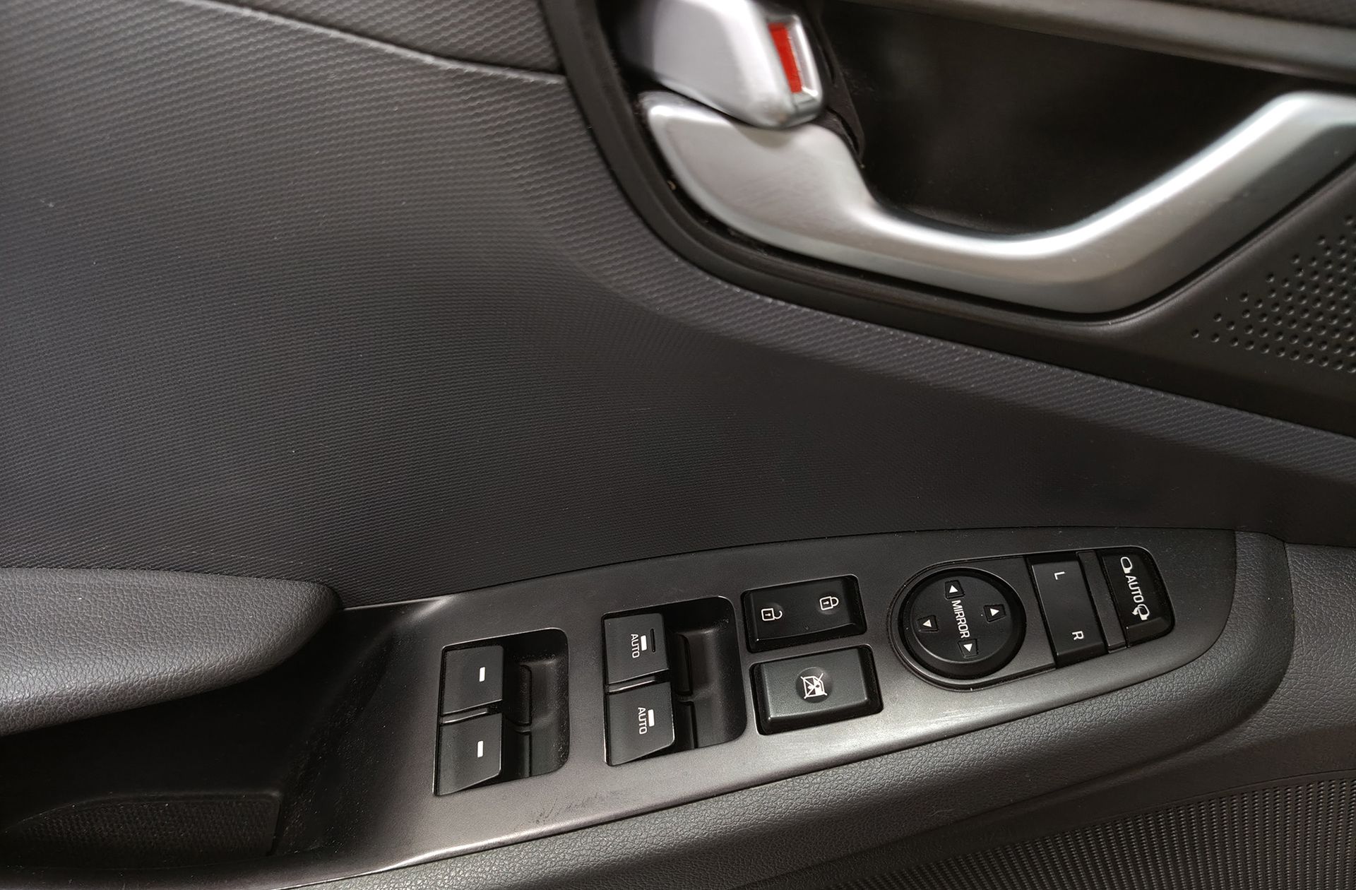 Hyundai Ioniq 1.6 GDI PHEV Tecno DCT - foto 35