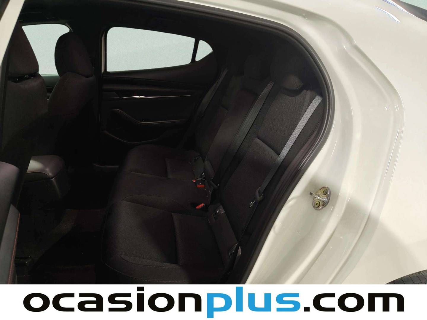 Foto asientos traseros Mazda Mazda3 Mazda Mazda 3 2.0 e-SKYACTIV-G Homura (122 CV)