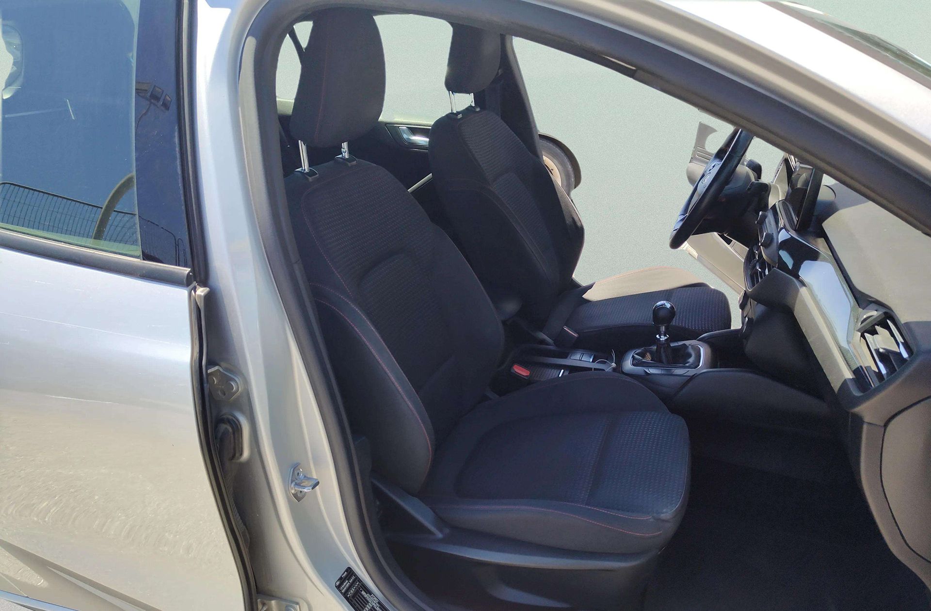 Ford Focus SportBreak 1.0 EcoBoost ST-Line - foto 16