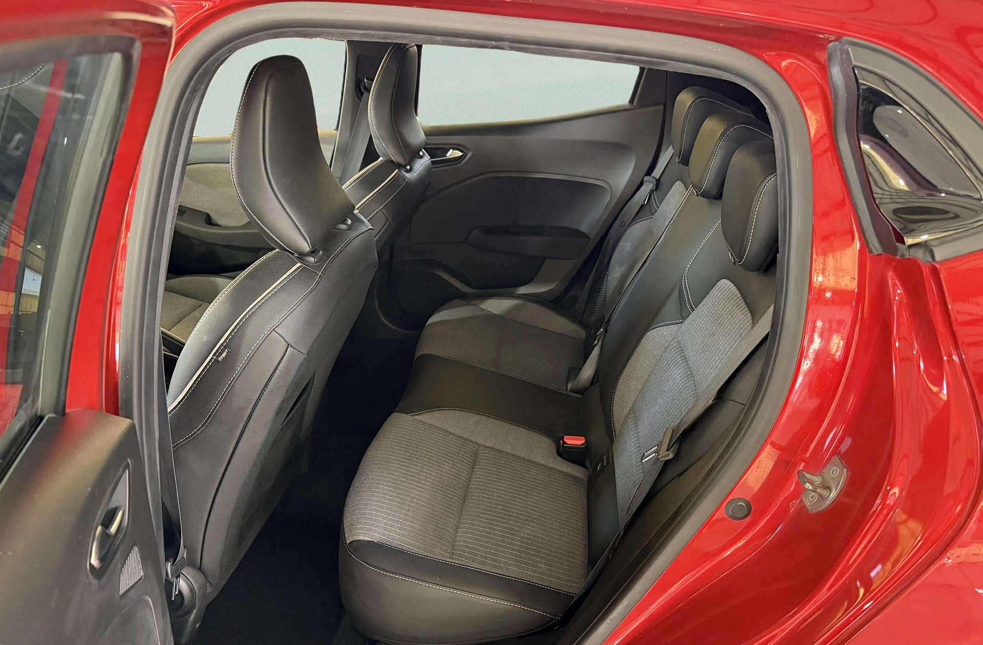 Renault Clio Techno E-Tech full Híbrido - foto 11