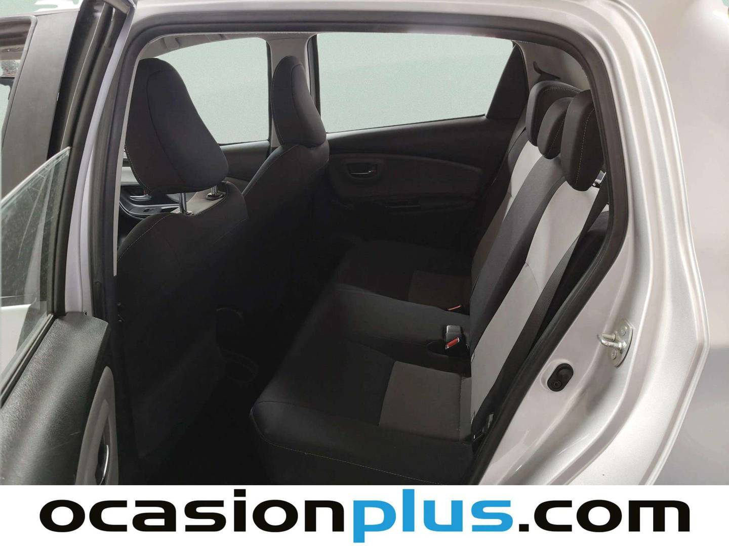 Foto asientos traseros Toyota Yaris Toyota Yaris 1.5 100H Active Tech (100 CV)