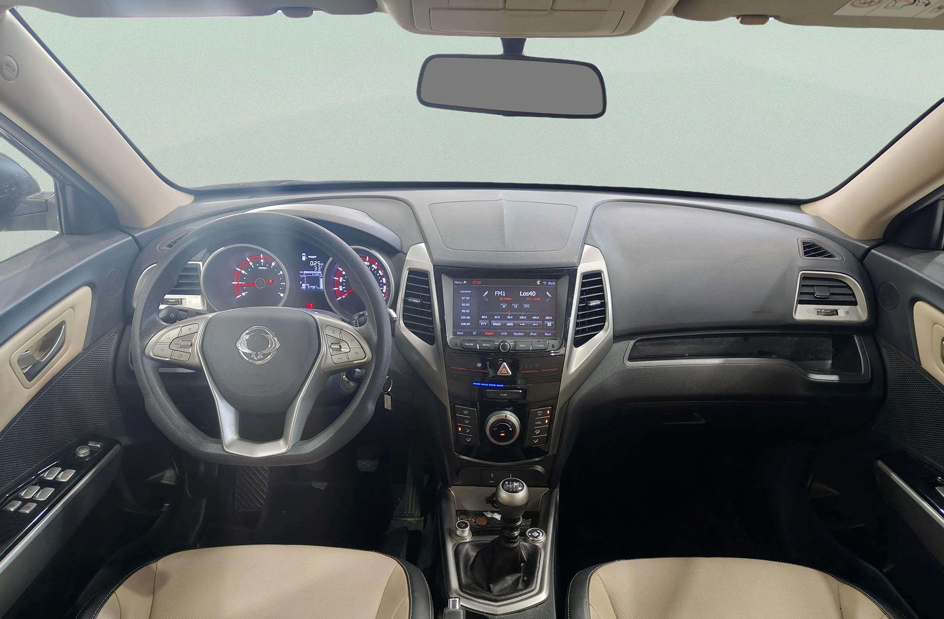 SsangYong Tivoli G16 GLP Premium 4x2 - foto 6