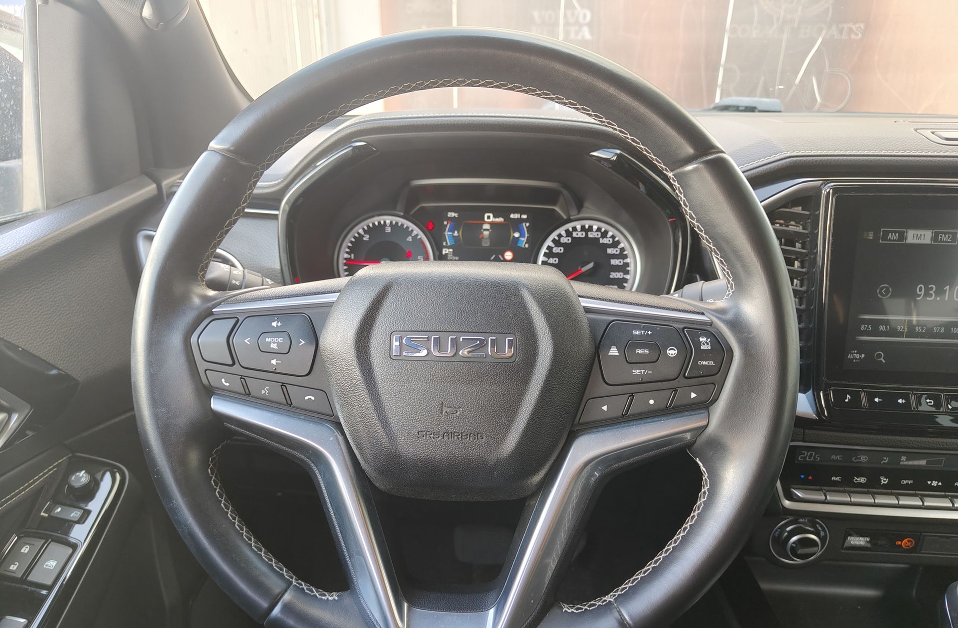 Isuzu D-Max 1.9 Crew N60 BB 4x4 - foto 22