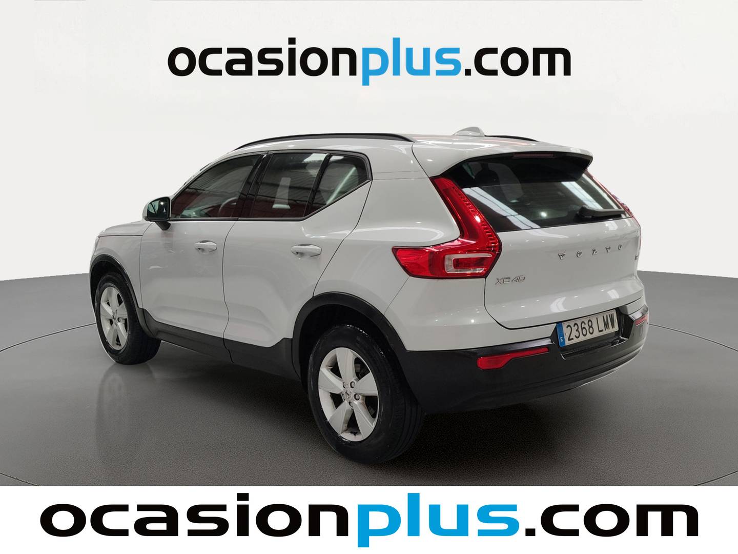 Foto trasera Volvo XC40 Volvo XC40 T2 Momentum Core (129 CV) derecha